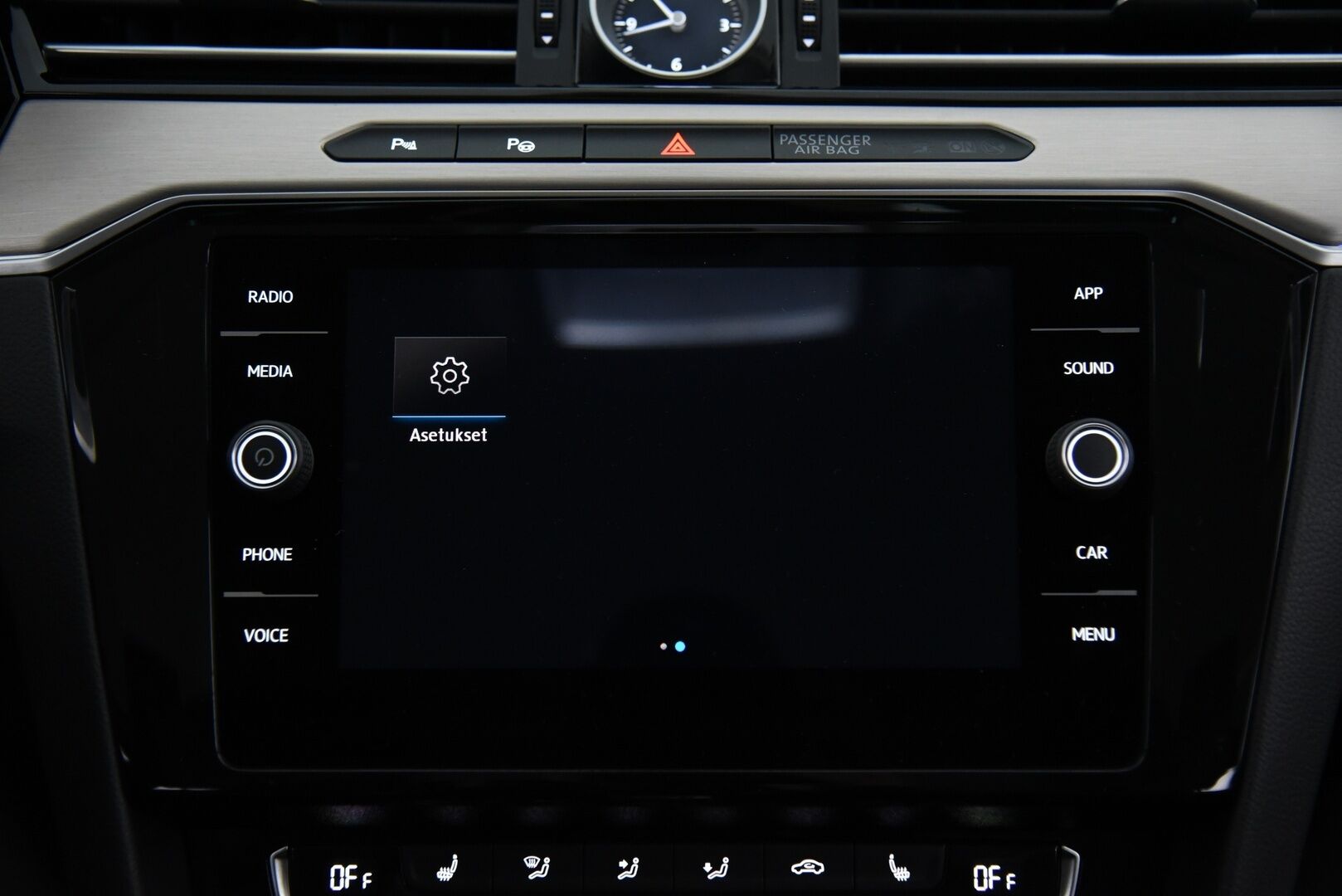 Volkswagen Passat 2018 Variant GTE Plug-In Hybrid 160 kW (218 hv) DSG-aut. / Digimittaristo / Vetokoukku / Adapt. vak / BLIS / Keyless / Ambient - P-Kamera / Webasto / Muistipenkki hieronnalla / Dynamic Light Assist / AppConnect
