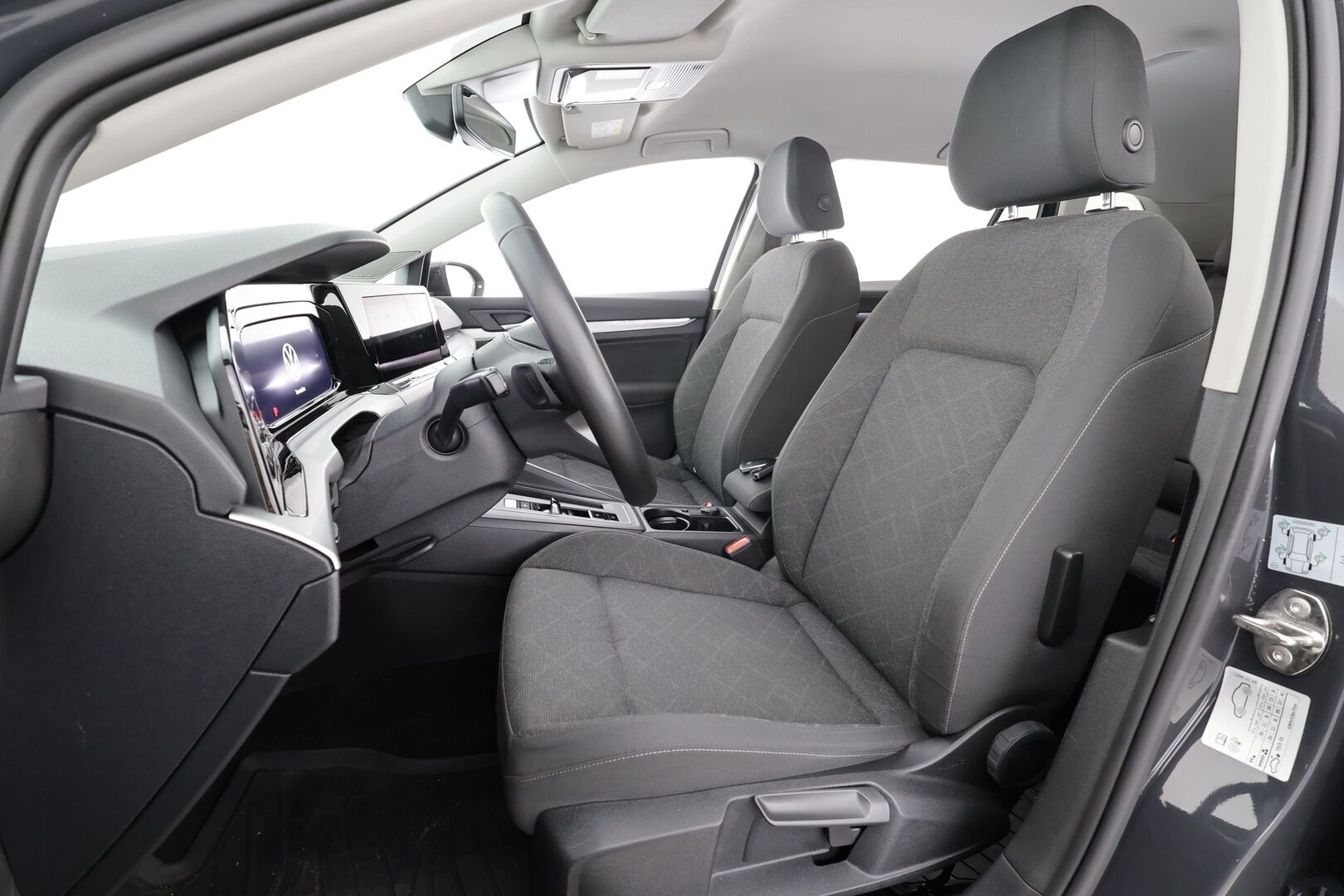 Volkswagen Golf 2022 Variant Comfort Business 1,0 eTSI (MHEV) 81 kW DSG * H&K /  ACC / Webasto / Koukku /  LED / P.Tutkat / KeylessGO * - 1.om Suomi-auto / Kahdet renkaat / Juuri huollettu! - HULLUT JOULUT KORKOTARJOUS 2,49% 