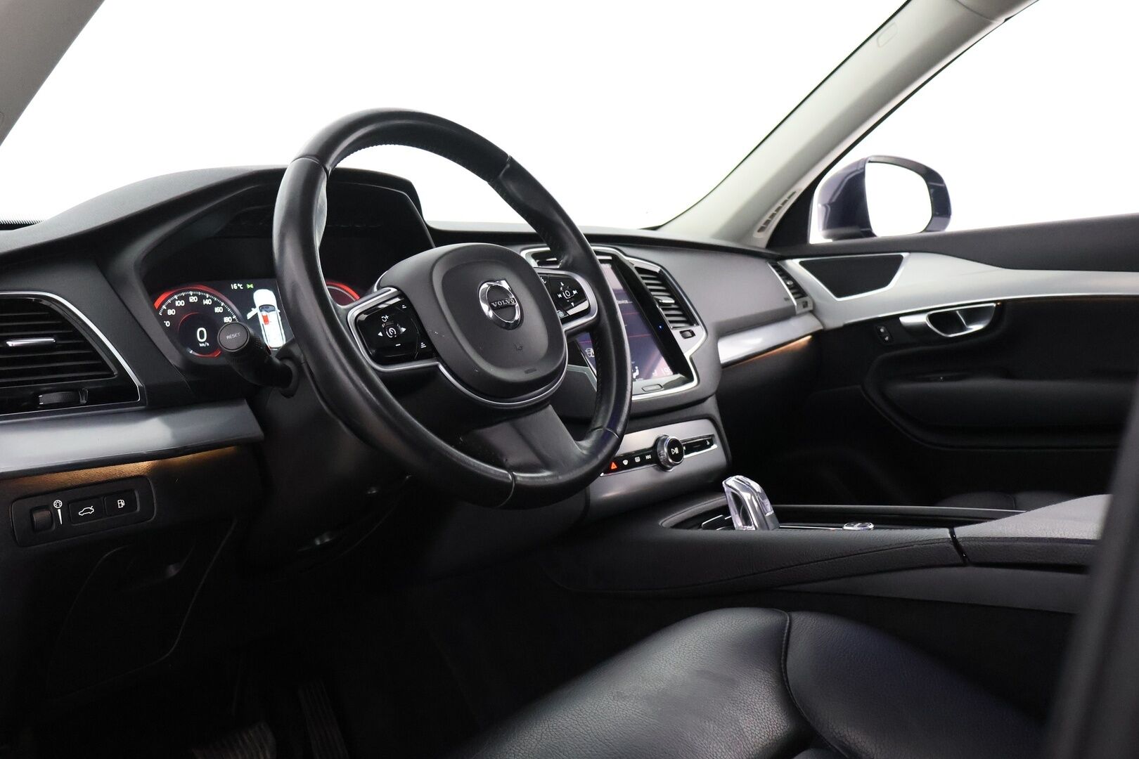 Volvo XC90 2016 T8 Twin Engine AWD Momentum aut - Tulossa myyntiin, kysy lisätiedot myyjältä! - HULLUT AVAJAISHULINAT KORKOTARJOUS 3,29 %