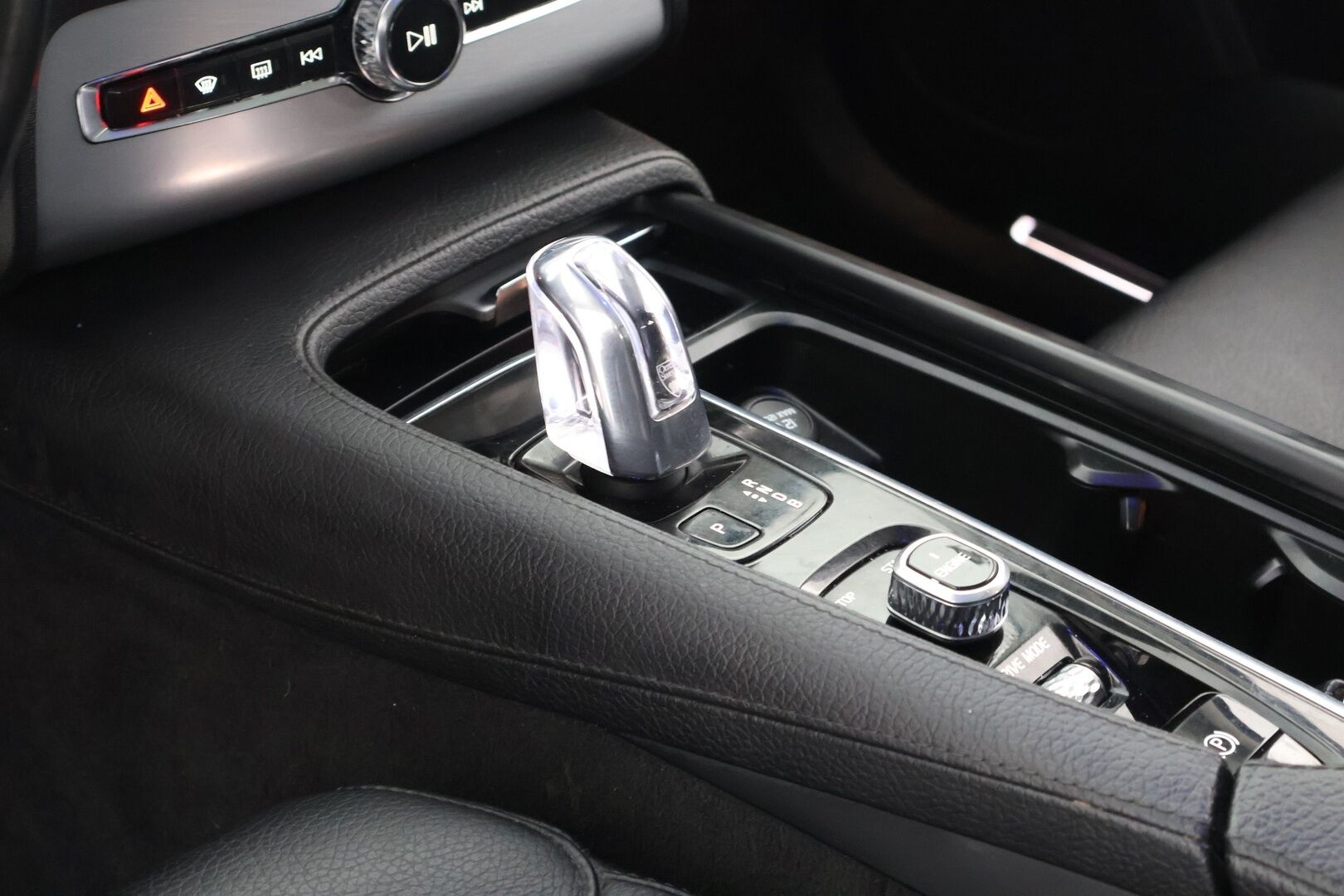 Volvo XC90 2016 T8 Twin Engine AWD Momentum aut - Tulossa myyntiin, kysy lisätiedot myyjältä! - HULLUT AVAJAISHULINAT KORKOTARJOUS 3,29 %