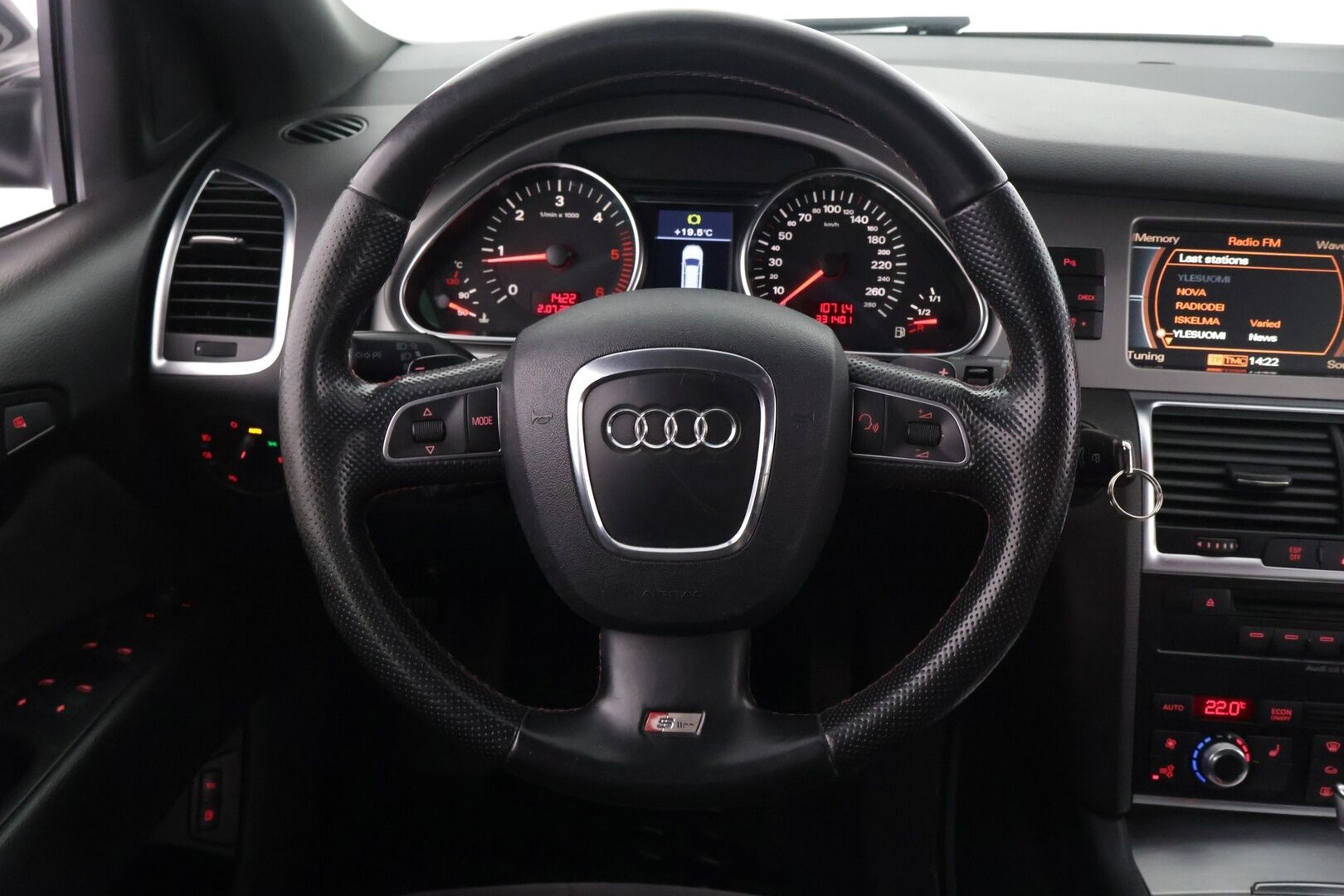 Audi Q7 2009 AUDI Q7 3,0 V6 TDI DPF 176 kW quattro S-Line tiptronic-autom. 7-ist *Myydään Huutokaupat.com* - *Webasto / 7-Paikkaa / Kuskin penkki muistilla*