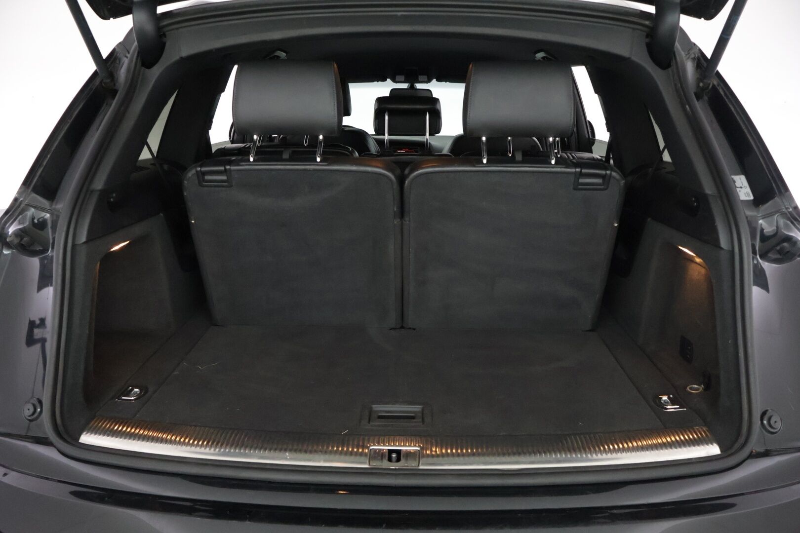 Audi Q7 2009 AUDI Q7 3,0 V6 TDI DPF 176 kW quattro S-Line tiptronic-autom. 7-ist *Myydään Huutokaupat.com* - *Webasto / 7-Paikkaa / Kuskin penkki muistilla*