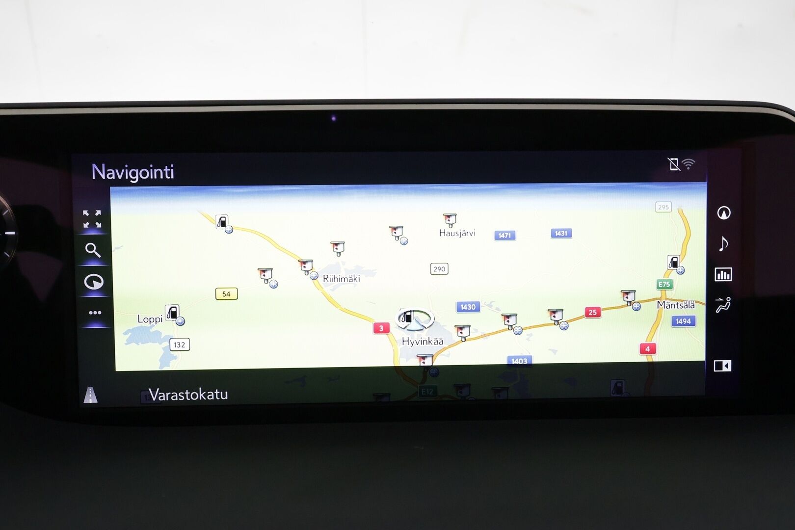 Lexus ES 2019 300H F-Sport ** Adapt.vakkari / HUD / Mark Levinson / Muistipenkki / Adapt.vakkari / P.kamera / Punaiset nahkapenkit - 3,99 % KORKOTARJOUS TÄHÄN AUTOON - 31.5. ASTI! - Kattoluukku / Sporttipenkit / Aplle&Android / Keyless
