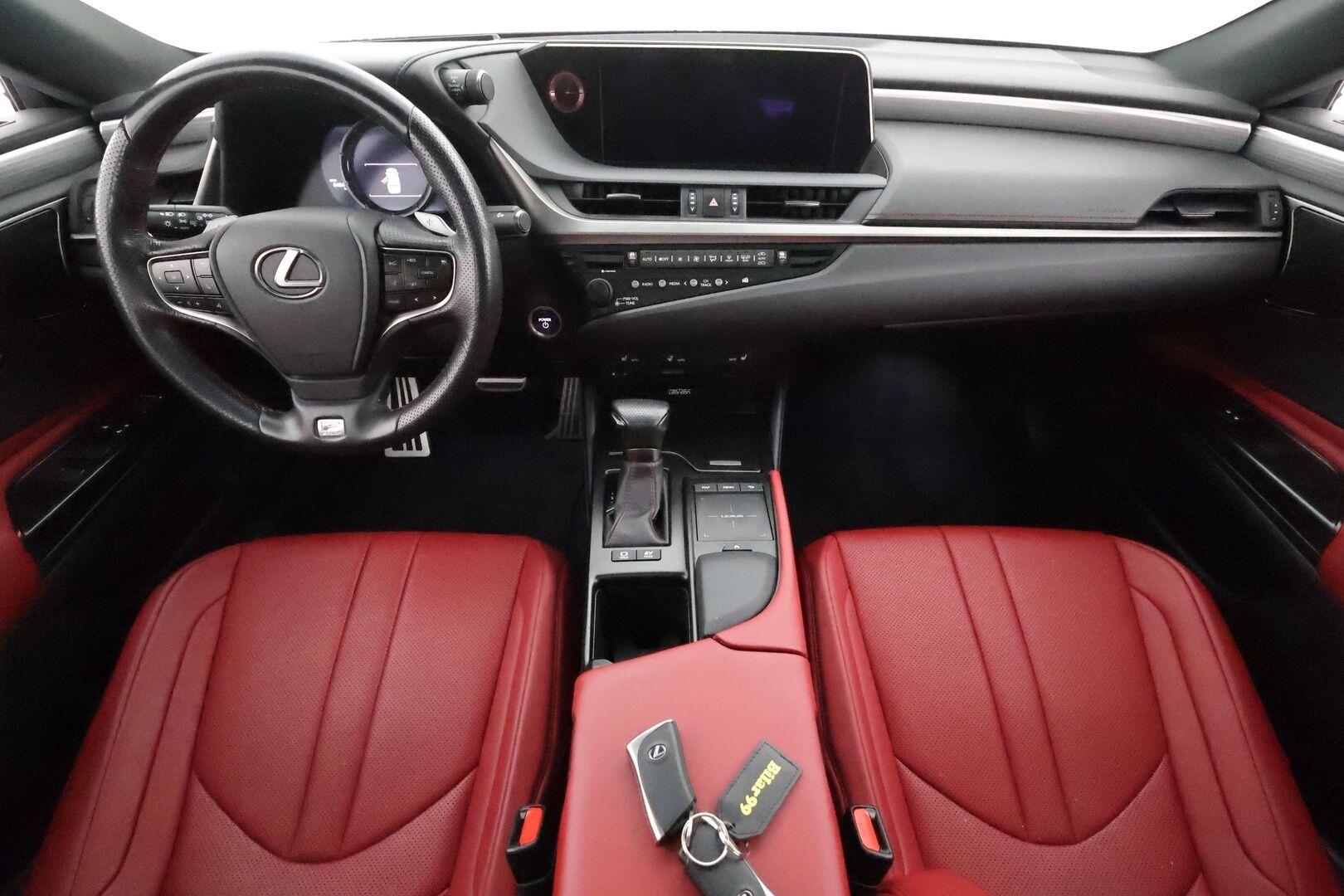 Lexus ES 2019 300H F-Sport ** Adapt.vakkari / HUD / Mark Levinson / Muistipenkki / Adapt.vakkari / P.kamera / Punaiset nahkapenkit - 3,99 % KORKOTARJOUS TÄHÄN AUTOON - 31.5. ASTI! - Kattoluukku / Sporttipenkit / Aplle&Android / Keyless