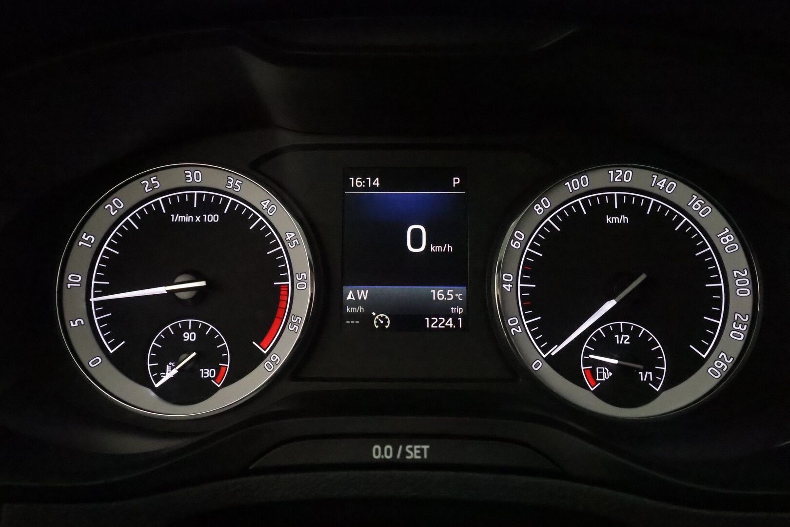 Skoda Karoq 2018 2.0 TDI 150 4x4 Style DSG **Canton / Webasto / Adapt.vakkari / Keyless / Koukku / Sporttipenkit / P.kamera**