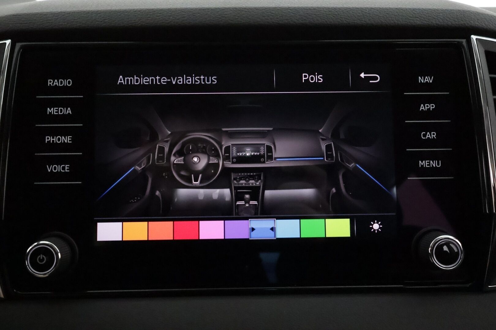 Skoda Karoq 2018 2.0 TDI 150 4x4 Style DSG **Canton / Webasto / Adapt.vakkari / Keyless / Koukku / Sporttipenkit / P.kamera**