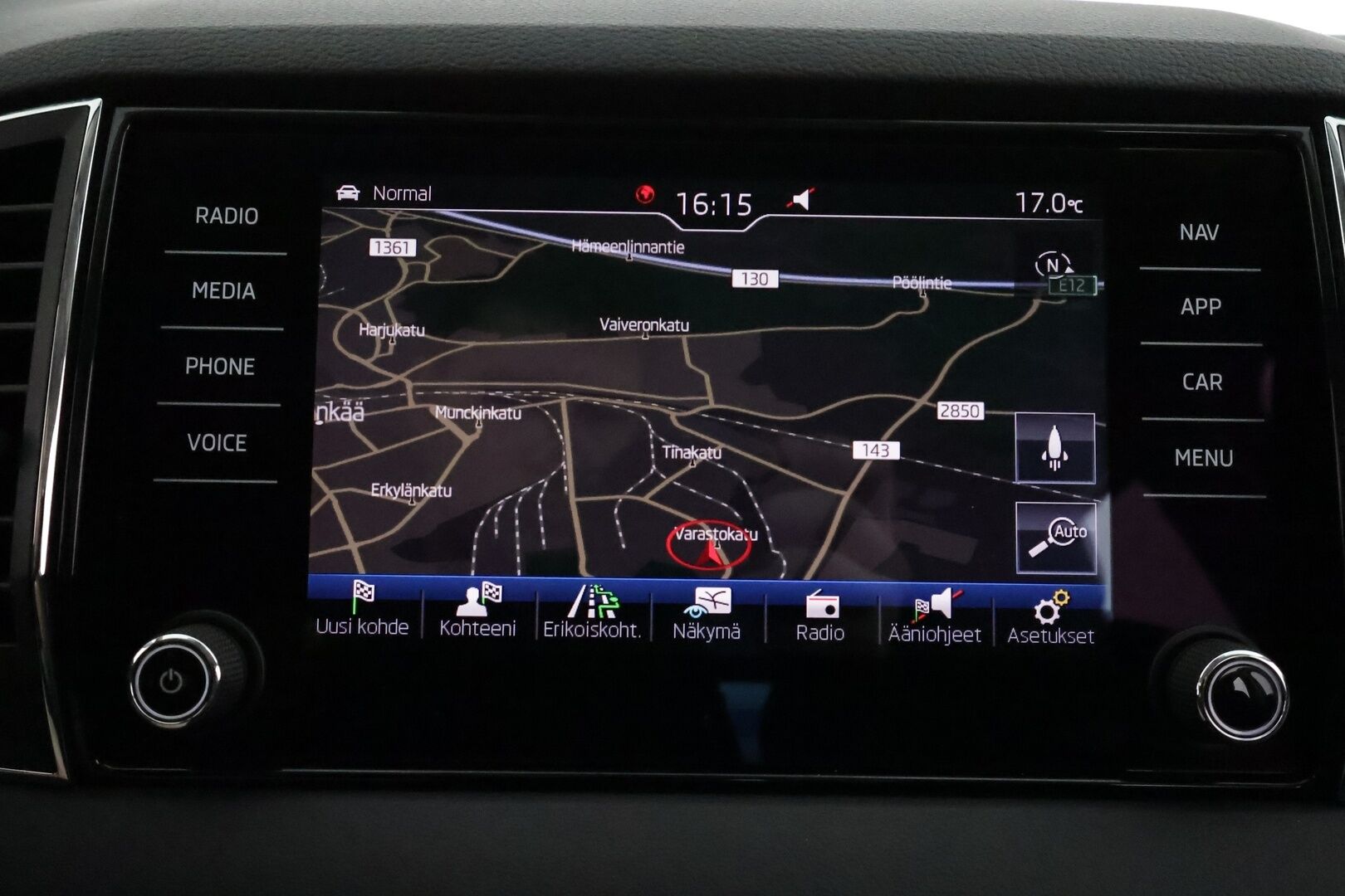 Skoda Karoq 2018 2.0 TDI 150 4x4 Style DSG **Canton / Webasto / Adapt.vakkari / Keyless / Koukku / Sporttipenkit / P.kamera** -  * Webastolla ja kovilla varusteilla oleva neliveto Karoq! *