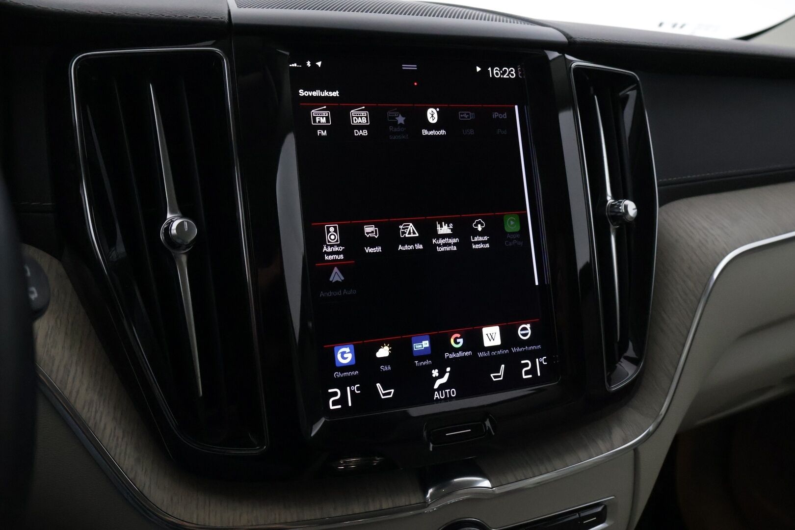 Volvo XC60 2021 T6 TwE AWD Business Inscription aut. *B&W / Suomi-auto / PA-Lisälämmitin / P.Kamera / Panorama / Muistipenkki* - Huippu Nokia Hakkapeliitta 10 talvirenkaat / Bowers & Wilkins - HULLUT JOULUT KORKOTARJOUS 2,49% 