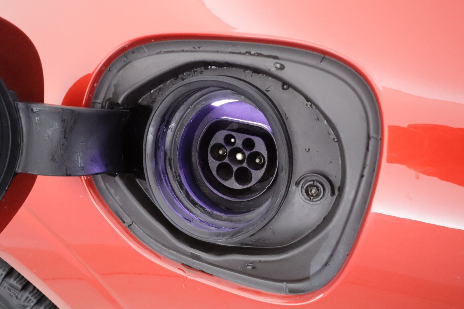 Volvo XC60 2021 T6 TwE AWD Inscription aut * Webasto / Koukku / H&K / Panorama / ACC / Full-LED / P.Kamera / Sportnahat Muistilla * - Ilma-alusta / Suomi-auto / Kahdet renkaat aluvanteilla / 2x Latauskaapelit / Merkkihuollot