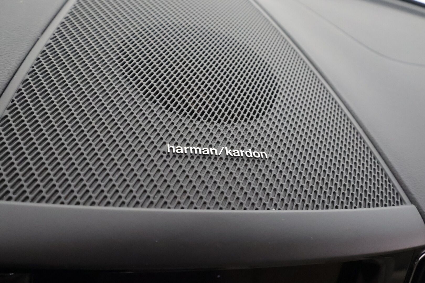 Volvo XC60 2021 T6 TwE AWD Inscription aut * Webasto / Koukku / H&K / Panorama / ACC / Full-LED / P.Kamera / Sportnahat Muistilla * - Ilma-alusta / Suomi-auto / Kahdet renkaat aluvanteilla / 2x Latauskaapelit / Merkkihuollot