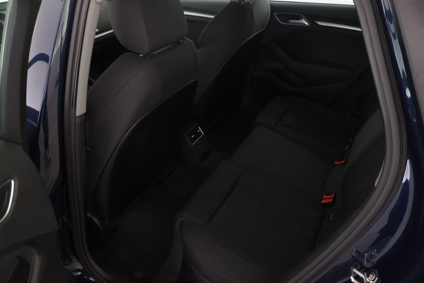 Audi A3 2017 Sportback Business Sport 1,4 TFSI COD 110 kW ultra S tronic - Adapt.vakkari | Digimittaristo | Sport-penkit | Carplay | Keyless | Sähköpenkki | Tutkat | Lohko+sisäp | Metalliväri | Juuri huollettu ja katsastettu!