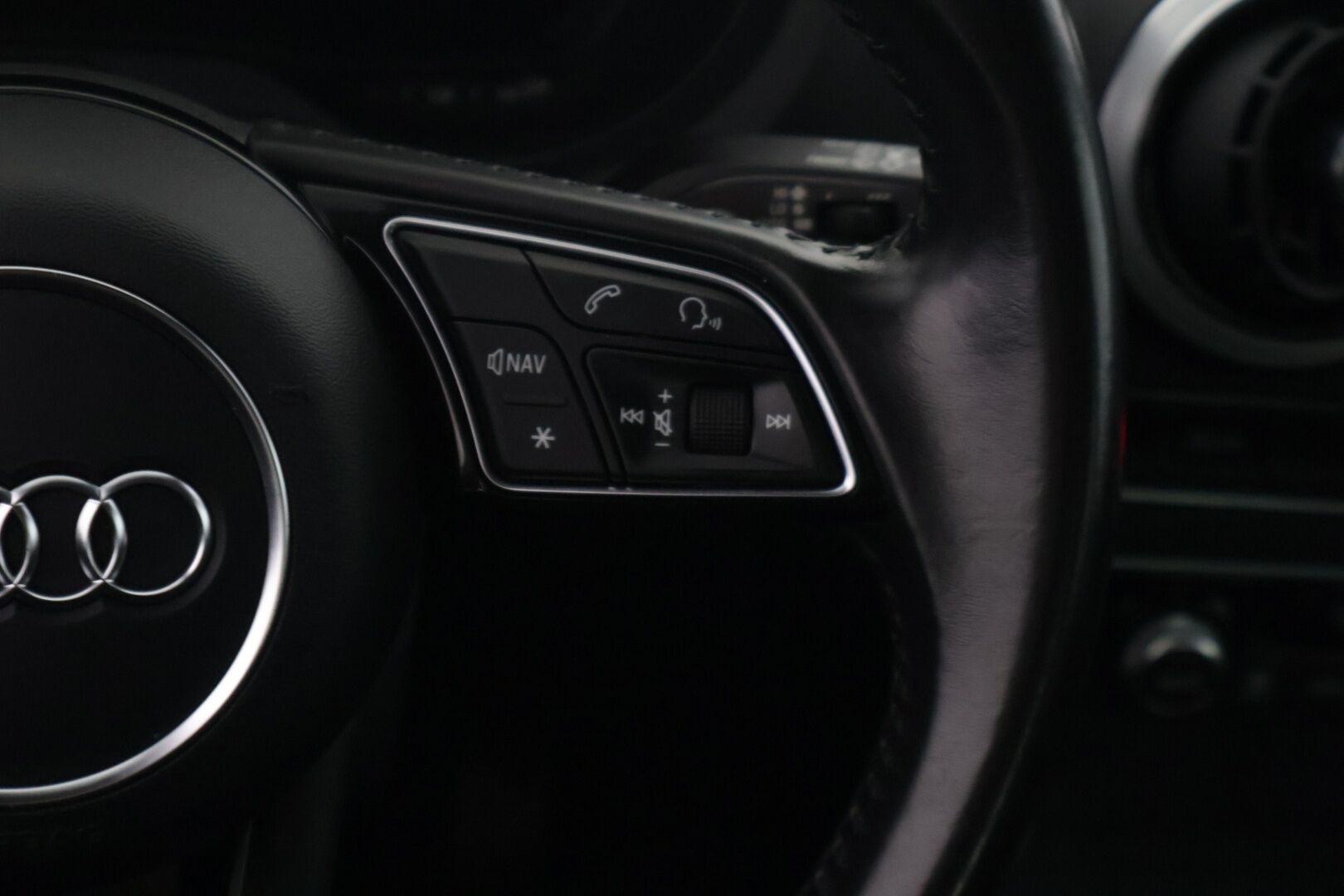 Audi A3 2017 Sportback Business Sport 1,4 TFSI COD 110 kW ultra S tronic - Adapt.vakkari | Digimittaristo | Sport-penkit | Carplay | Keyless | Sähköpenkki | Tutkat | Lohko+sisäp | Metalliväri | Juuri huollettu ja katsastettu!