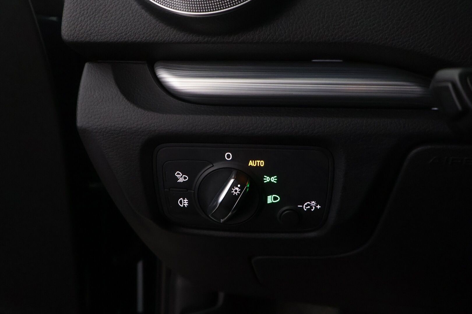 Audi A3 2017 Sportback Business Sport 1,4 TFSI COD 110 kW ultra S tronic - Adapt.vakkari | Digimittaristo | Sport-penkit | Carplay | Keyless | Sähköpenkki | Tutkat | Lohko+sisäp | Metalliväri | Juuri huollettu ja katsastettu!