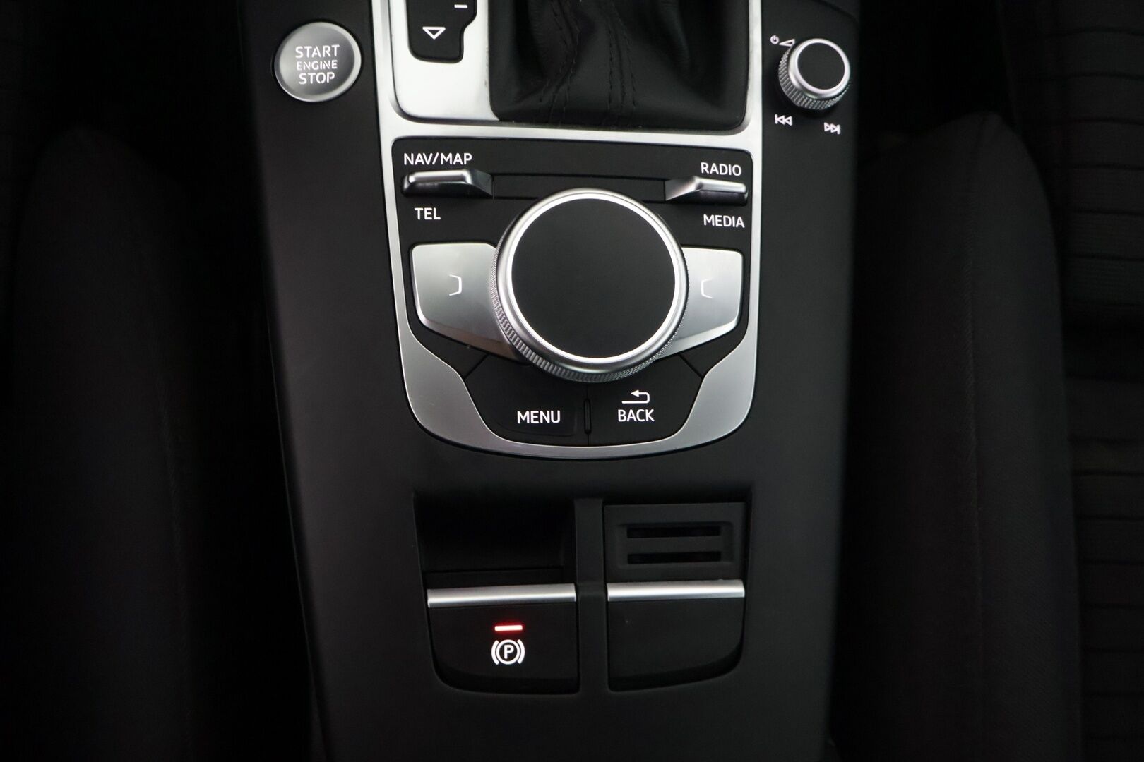 Audi A3 2017 Sportback Business Sport 1,4 TFSI COD 110 kW ultra S tronic - Adapt.vakkari | Digimittaristo | Sport-penkit | Carplay | Keyless | Sähköpenkki | Tutkat | Lohko+sisäp | Metalliväri | Juuri huollettu ja katsastettu!