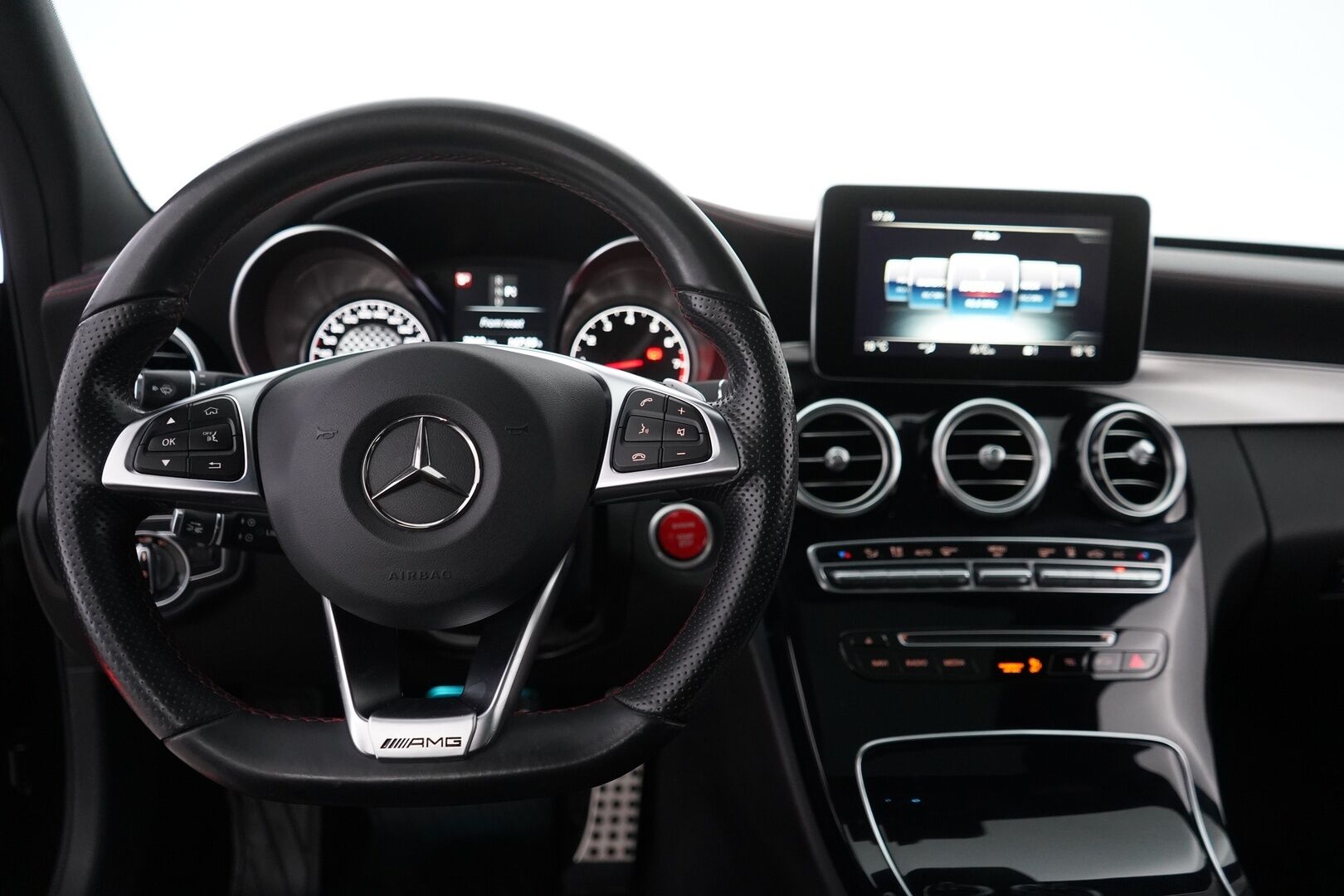 Mercedes-Benz C 2015 C43 AMG 4Matic Sport T A * HUD / Burmester / ACC / 360° Kamera / ILS / Panorama * - 3,99 % KORKOTARJOUS TÄHÄN AUTOON - 3.0 C450 Farmari 4-matic *Upeat äänet / Juuri huollettu*