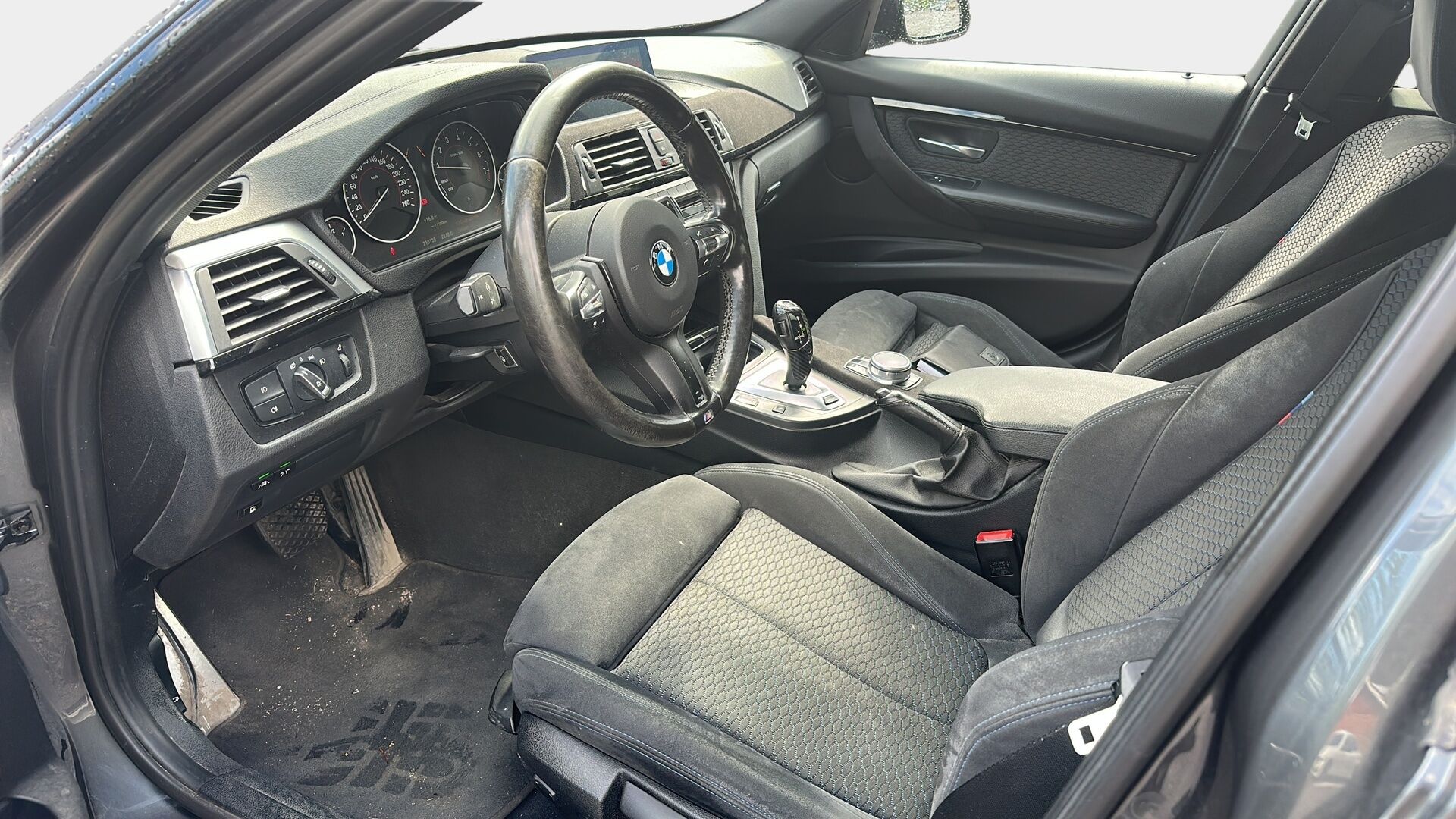 BMW 330 2018 F30 Sedan 330e A Business Exclusive Edition M Sport