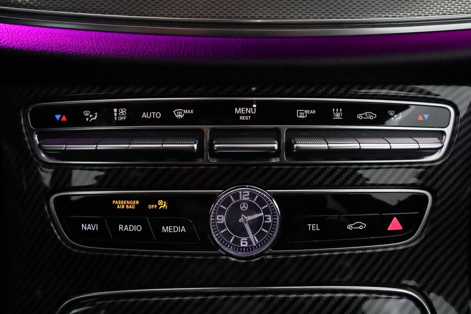 Mercedes-Benz E 2020 300 e A Business AMG Edition EQ Power *Distronic+ / HUD / Multibeam / Panorama / Muistipenkit / Burmester / KeylessGo* - Viimeisin huolto 101tkm / Juuri katsastettu!