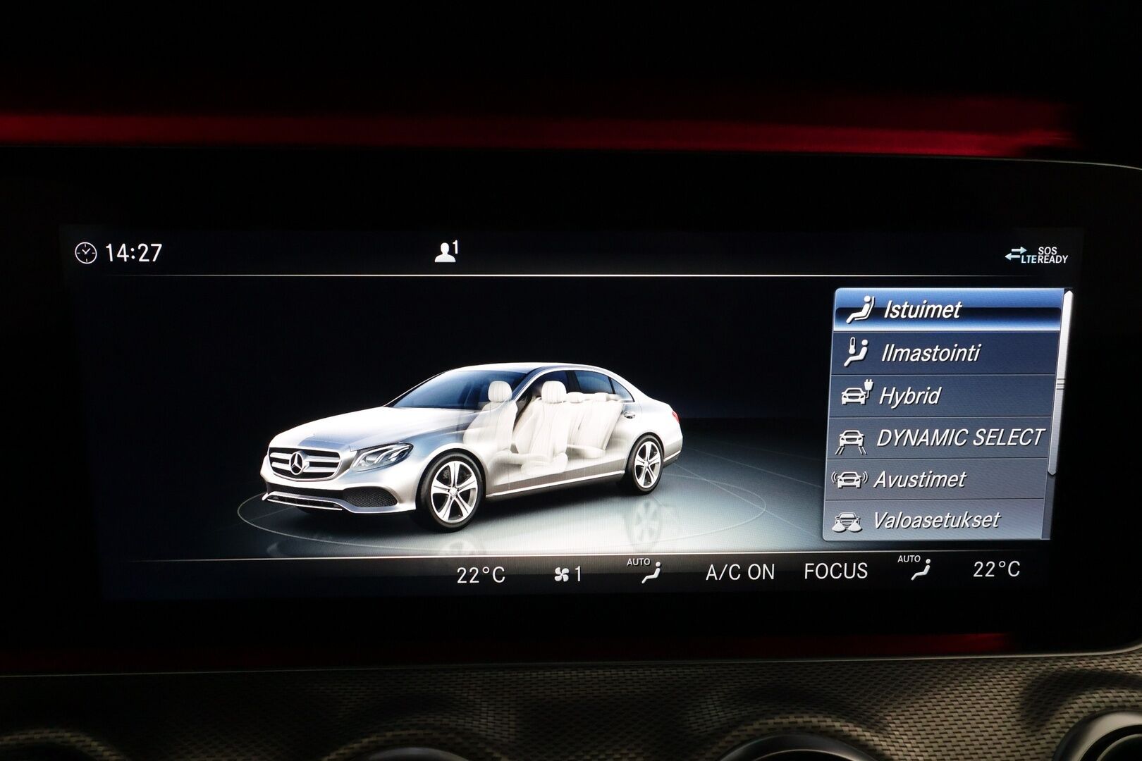 Mercedes-Benz E 2020 300 e A Business AMG Edition EQ Power *Distronic+ / HUD / Multibeam / Panorama / Muistipenkit / Burmester / KeylessGo* - Viimeisin huolto 101tkm / Juuri katsastettu!
