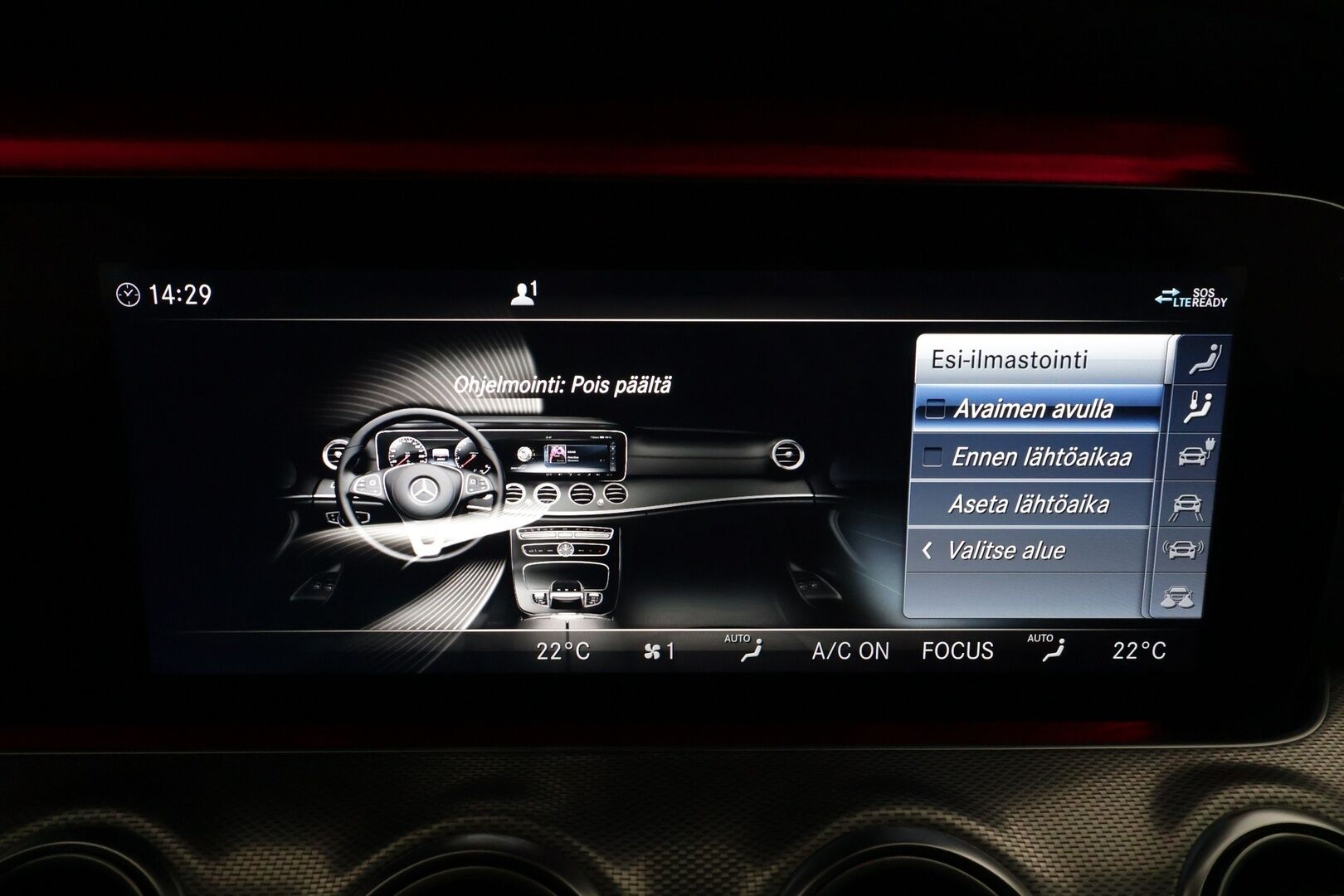 Mercedes-Benz E 2020 300 e A Business AMG Edition EQ Power *Distronic+ / HUD / Multibeam / Panorama / Muistipenkit / Burmester / KeylessGo* - Viimeisin huolto 101tkm / Juuri katsastettu!