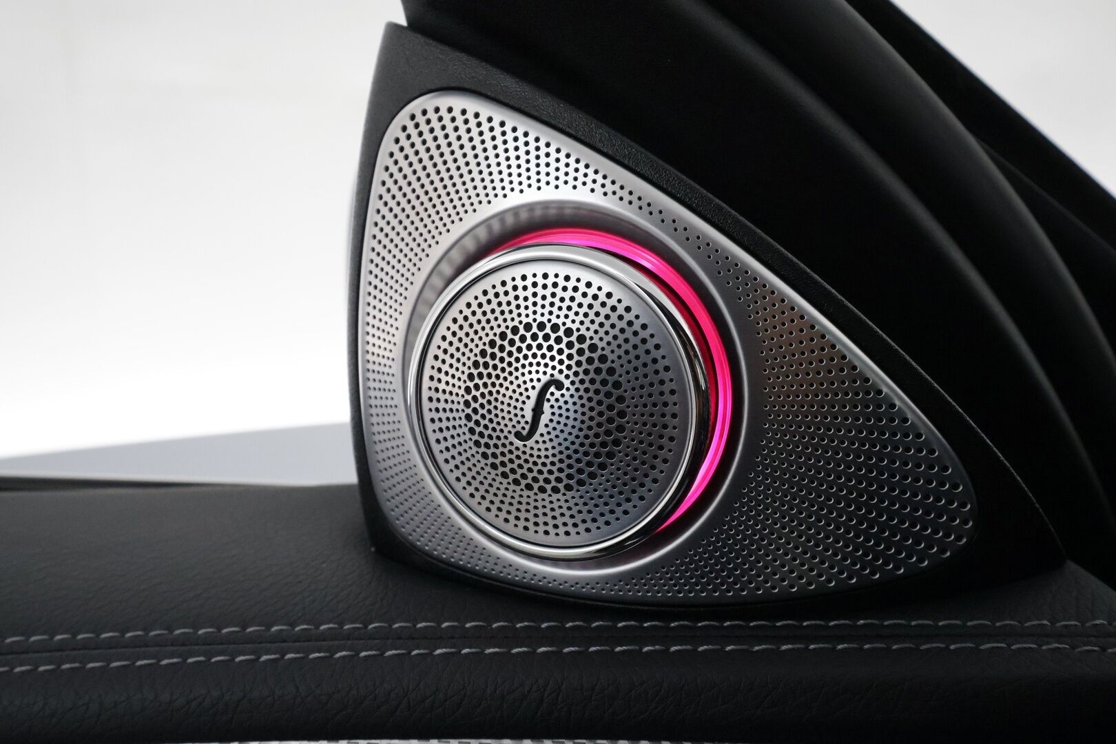 Mercedes-Benz E 2020 300 e A Business AMG Edition EQ Power *Distronic+ / HUD / Multibeam / Panorama / Muistipenkit / Burmester / KeylessGo* - Viimeisin huolto 101tkm / Juuri katsastettu!