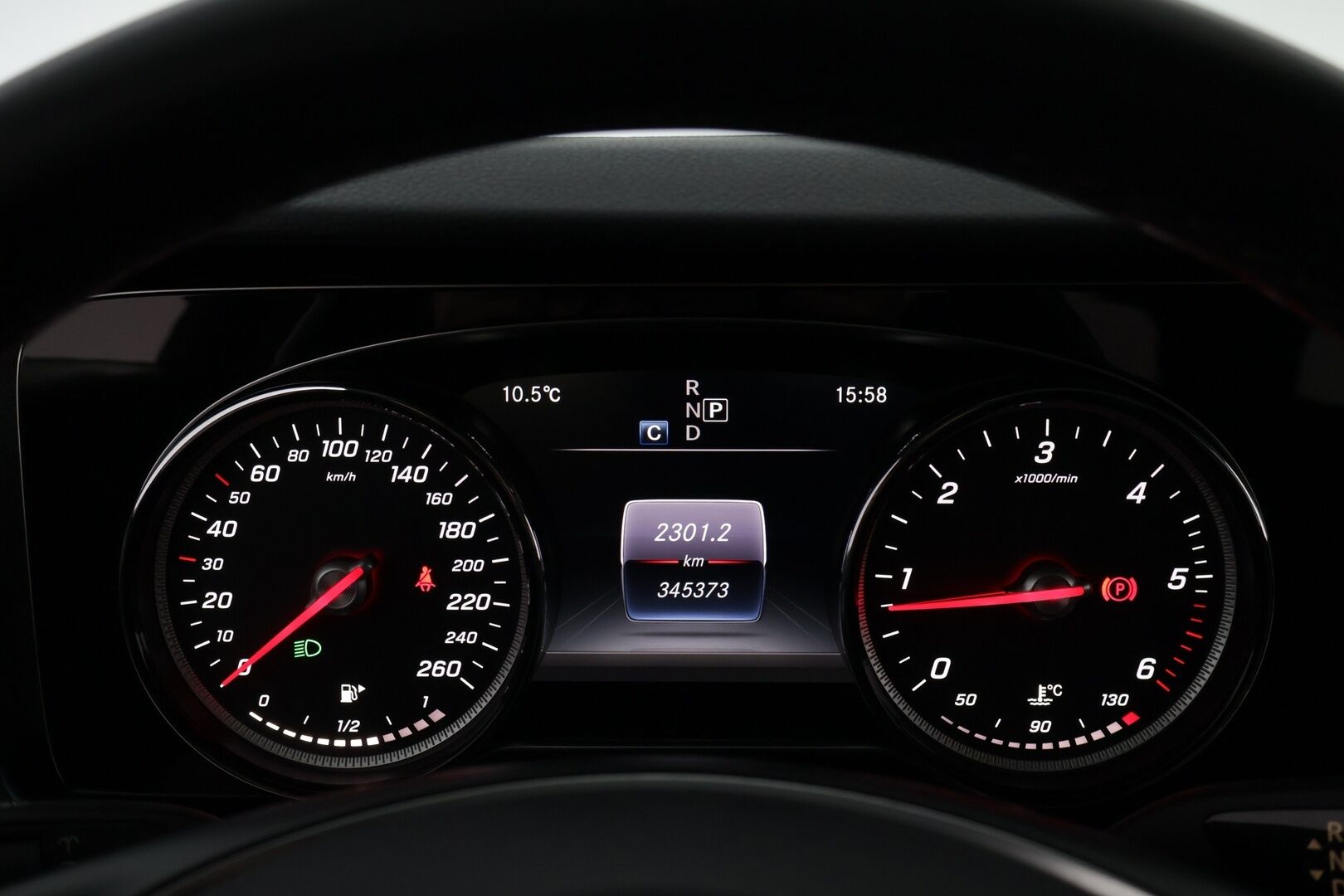 Mercedes-Benz E 2017 220 d A Premium Business * Burmester / Distronic+ / Peruutuskamera / Koukku / Comand Navi / Puolinahkasisusta - LED High Performance / Sähköluukku / Juuri saapunut Tampereelle!