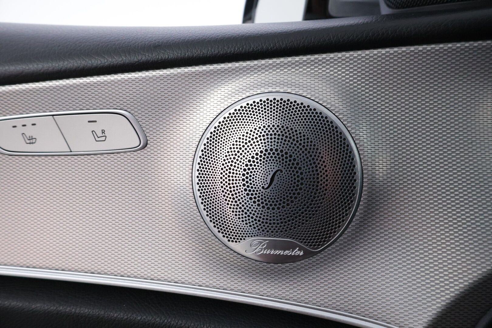 Mercedes-Benz E 2017 220 d A Premium Business * Burmester / Distronic+ / Peruutuskamera / Koukku / Comand Navi / Puolinahkasisusta - LED High Performance / Sähköluukku / Juuri saapunut Tampereelle!