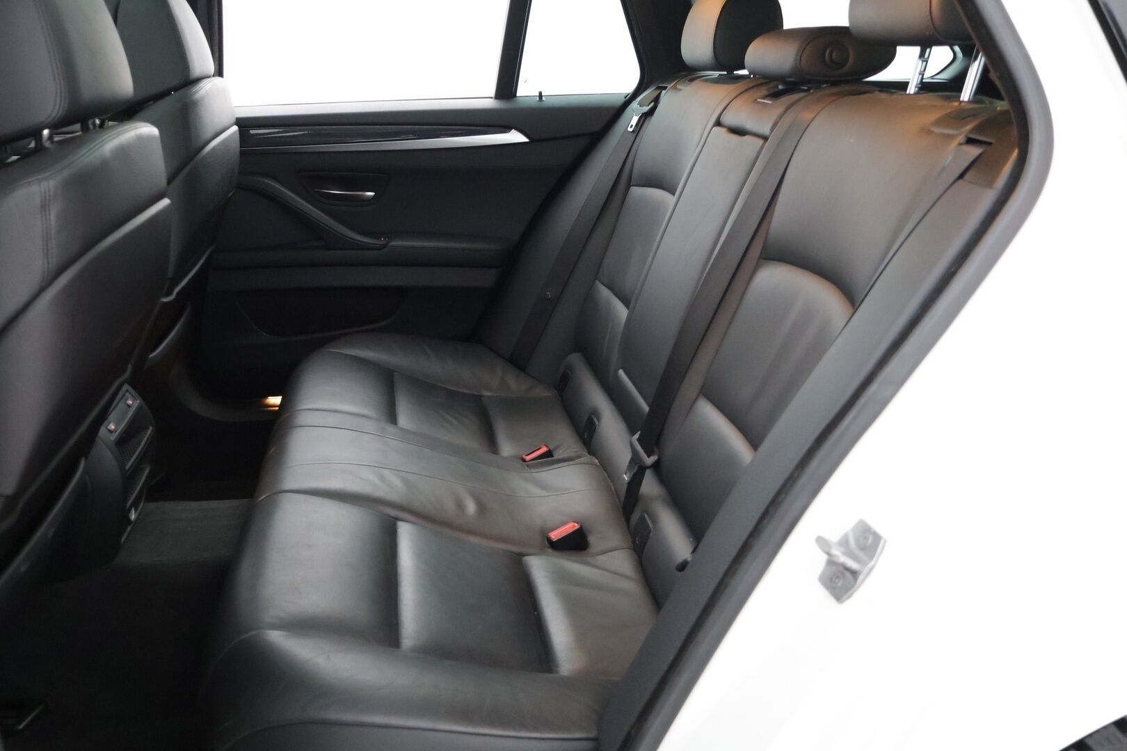 BMW 530 2013 TwinPower Turbo A xDrive F11 Touring M-sport***MYYDÄÄN HUUTOKAUPAT.COM*** *Comfort-nahat / Digimittari / Prof.navi* - ***MYYDÄÄN HUUTOKAUPAT.COM***