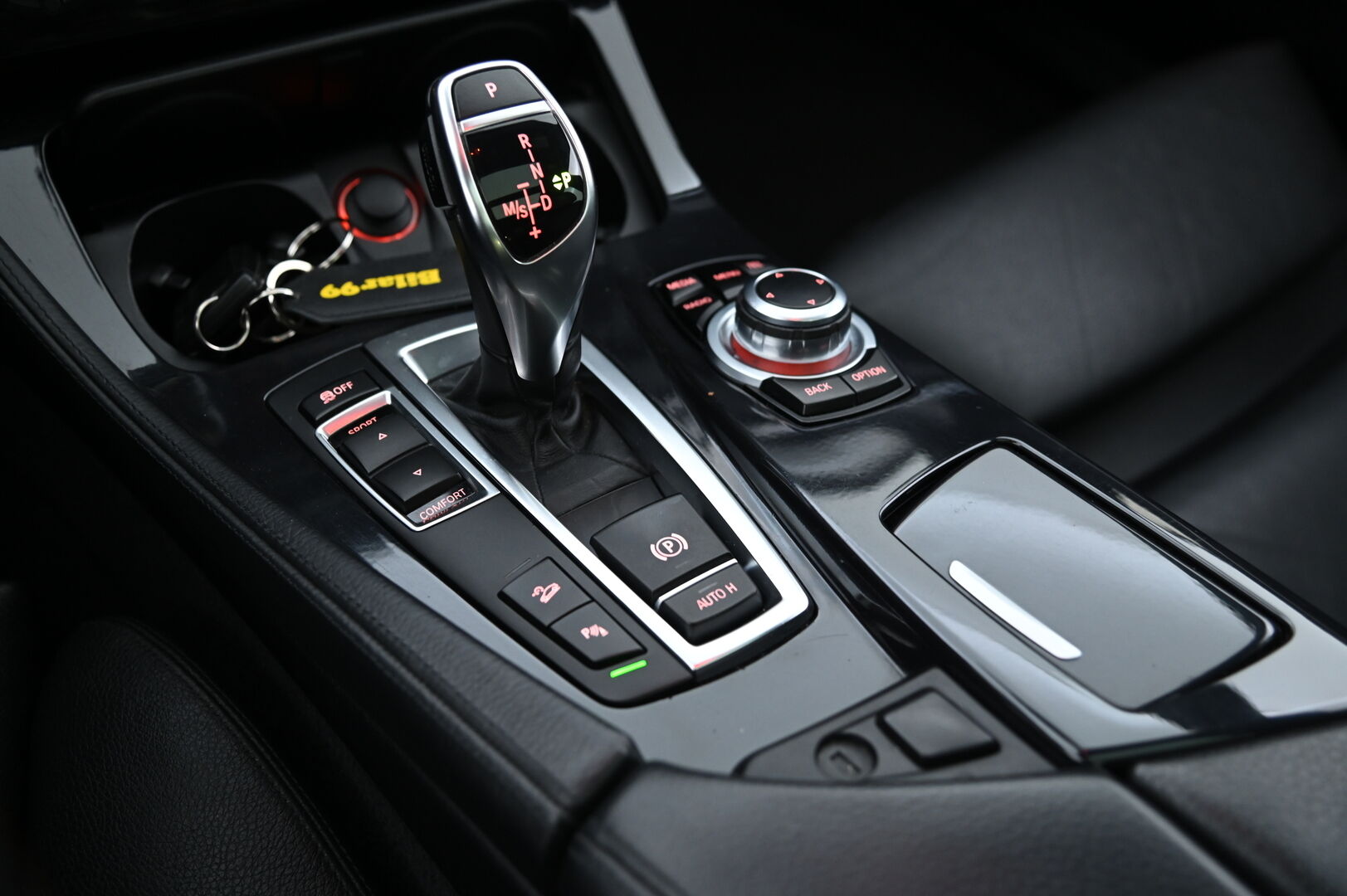 BMW 530 2013 TwinPower Turbo A xDrive F11 Touring M-sport***MYYDÄÄN HUUTOKAUPAT.COM*** *Comfort-nahat / Digimittari / Prof.navi* - ***MYYDÄÄN HUUTOKAUPAT.COM***