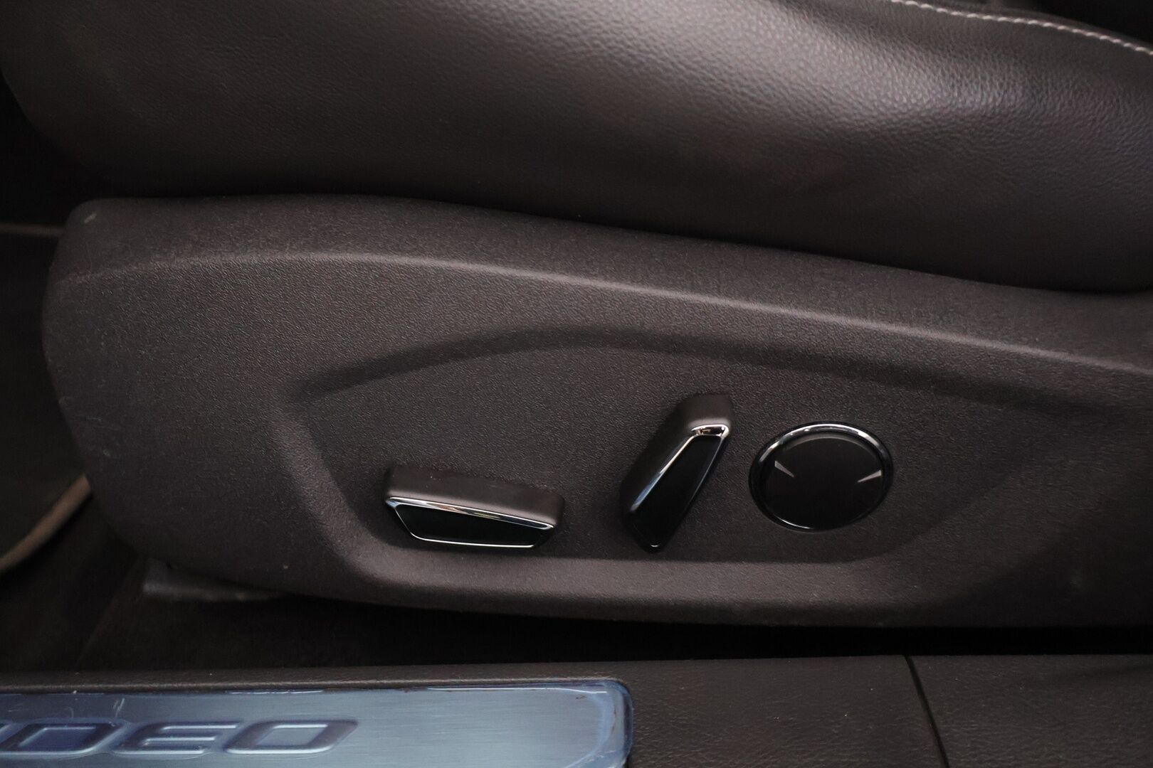 Ford Mondeo 2020 2,0 TDCi EcoBlue 190hv A8 AWD EDITION Wagon* Webasto / Keyless / Merkkihuollot / Suomi-auto / Muistipenkit / p-kamera - Kahdet renkaat aluvanteilla / uudet kesärenkaat / Navigointi / Isofix / Koukku / Nahkasisusta / Bluethooth - HULLUT AVAJAISHULINAT KORKOTARJOUS 3,29 %