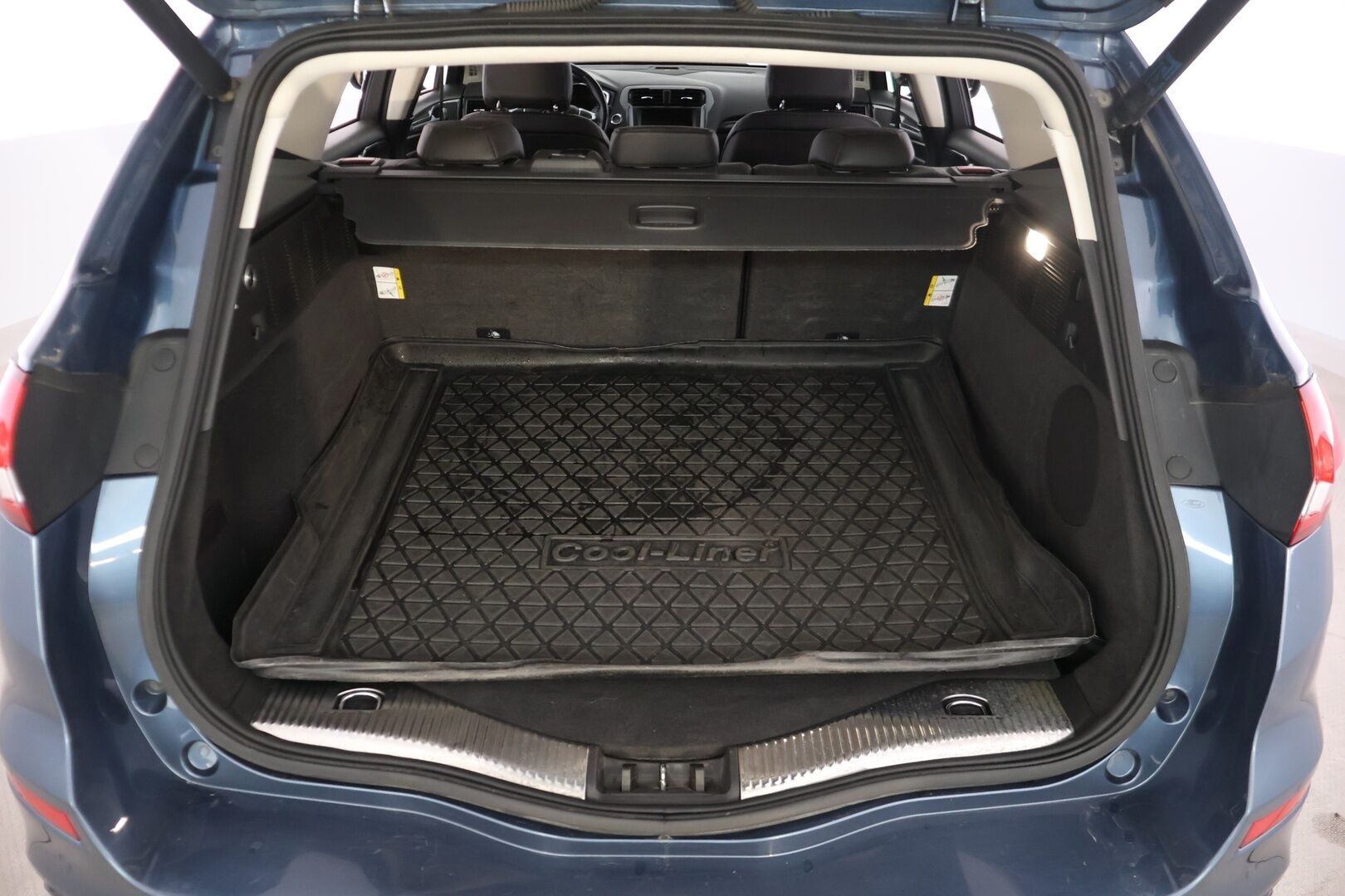 Ford Mondeo 2020 2,0 TDCi EcoBlue 190hv A8 AWD EDITION Wagon* Webasto / Keyless / Merkkihuollot / Suomi-auto / Muistipenkit / p-kamera - Kahdet renkaat aluvanteilla / uudet kesärenkaat / Navigointi / Isofix / Koukku / Nahkasisusta / Bluethooth - HULLUT AVAJAISHULINAT KORKOTARJOUS 3,29 %