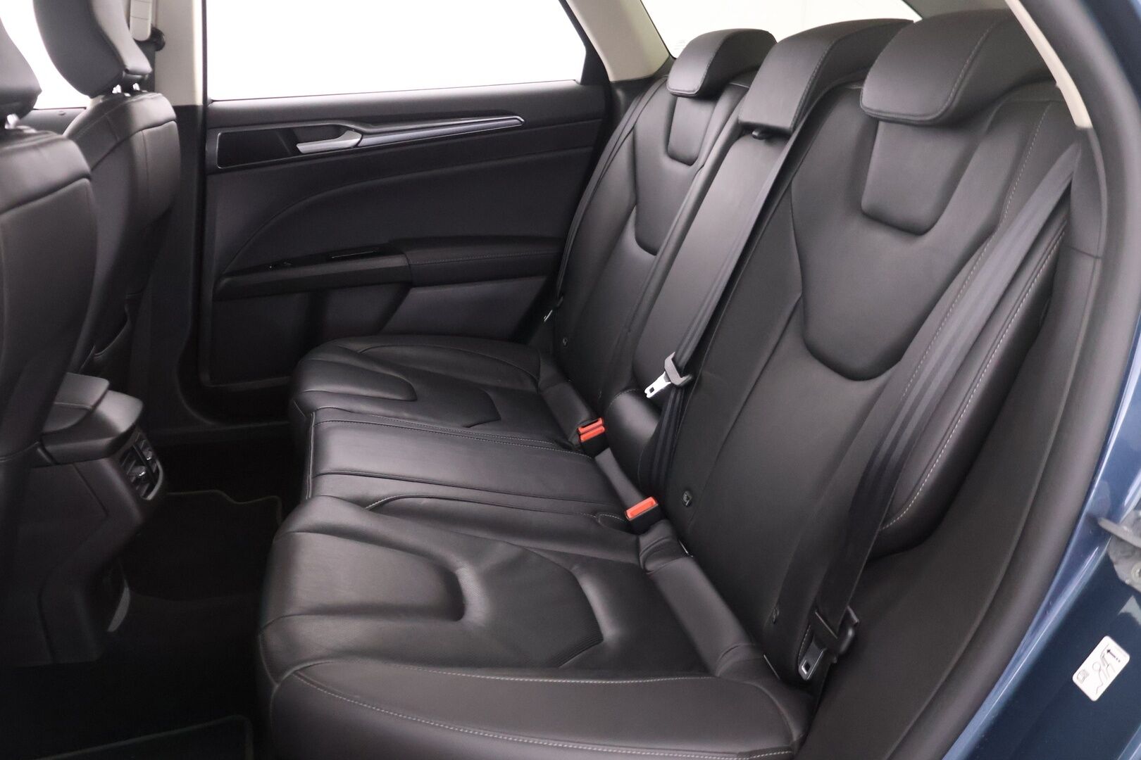 Ford Mondeo 2020 2,0 TDCi EcoBlue 190hv A8 AWD EDITION Wagon* Webasto / Keyless / Merkkihuollot / Suomi-auto / Muistipenkit / p-kamera - Kahdet renkaat aluvanteilla / uudet kesärenkaat / Navigointi / Isofix / Koukku / Nahkasisusta / Bluethooth - HULLUT AVAJAISHULINAT KORKOTARJOUS 3,29 %