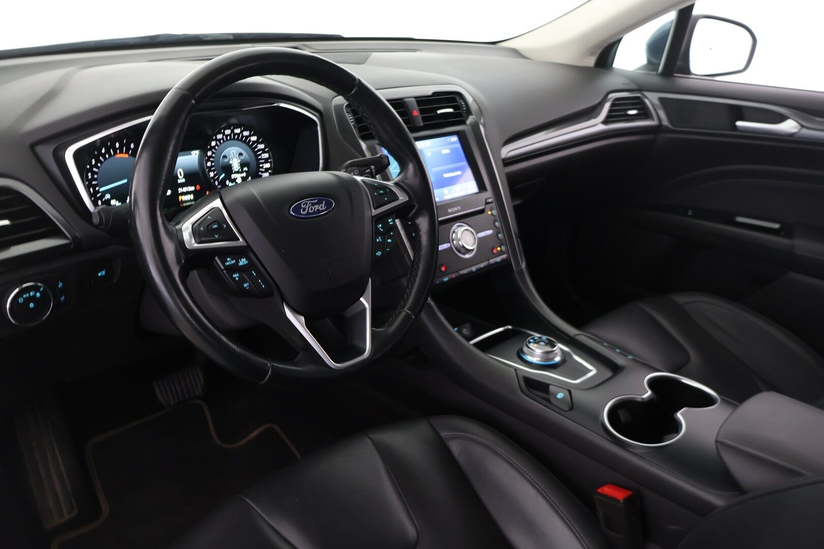 Ford Mondeo 2020 2,0 TDCi EcoBlue 190hv A8 AWD EDITION Wagon* Webasto / Keyless / Merkkihuollot / Suomi-auto / Muistipenkit / p-kamera - Kahdet renkaat aluvanteilla / uudet kesärenkaat / Navigointi / Isofix / Koukku / Nahkasisusta / Bluethooth - HULLUT AVAJAISHULINAT KORKOTARJOUS 3,29 %