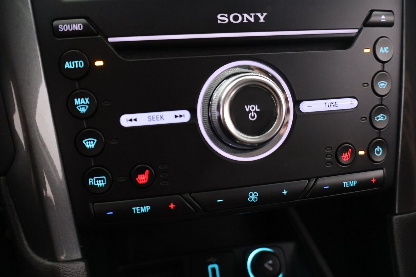 Ford Mondeo 2020 2,0 TDCi EcoBlue 190hv A8 AWD EDITION Wagon* Webasto / Keyless / Merkkihuollot / Suomi-auto / Muistipenkit / p-kamera - Kahdet renkaat aluvanteilla / uudet kesärenkaat / Navigointi / Isofix / Koukku / Nahkasisusta / Bluethooth - HULLUT AVAJAISHULINAT KORKOTARJOUS 3,29 %