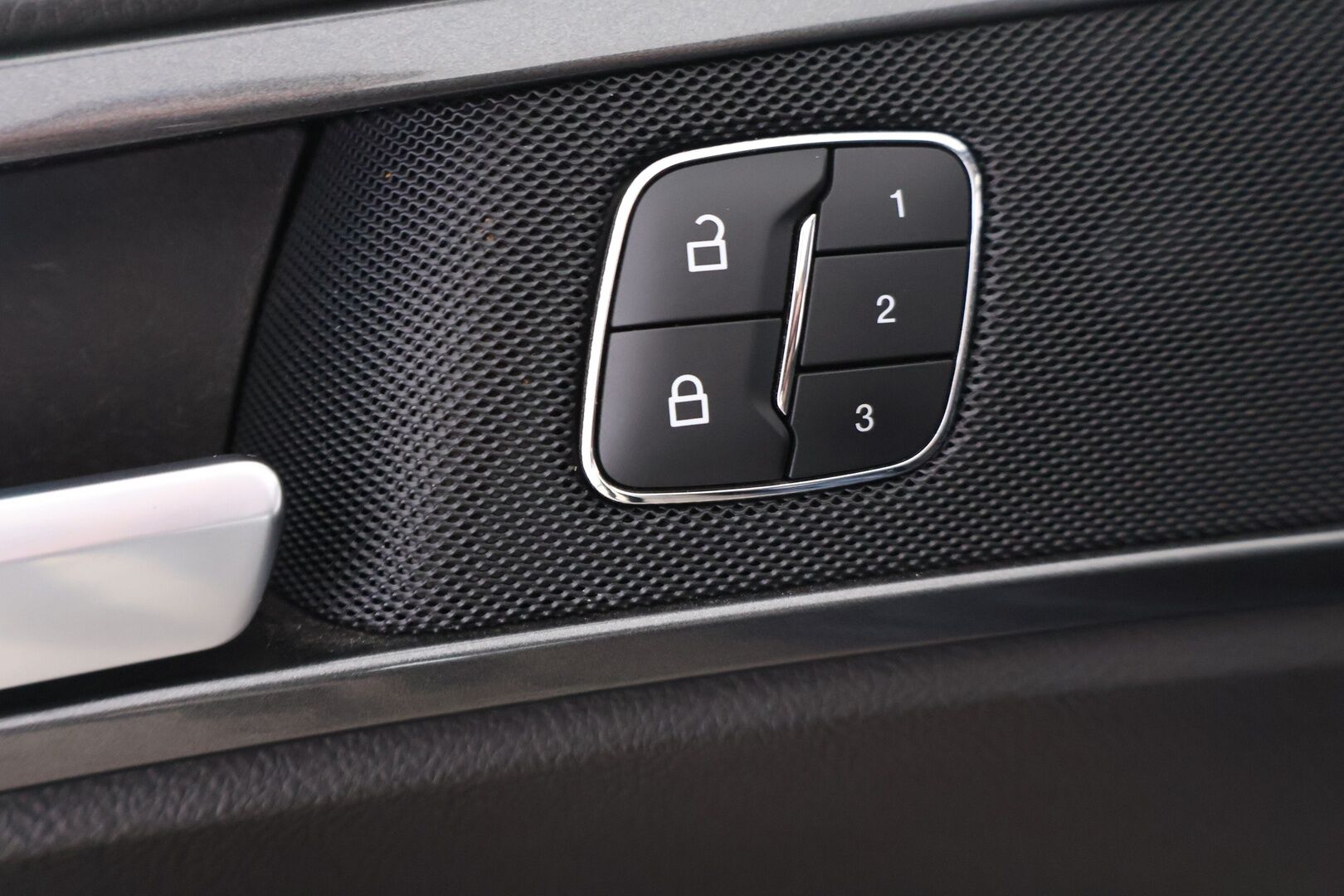 Ford Mondeo 2020 2,0 TDCi EcoBlue 190hv A8 AWD EDITION Wagon* Webasto / Keyless / Merkkihuollot / Suomi-auto / Muistipenkit / p-kamera - Kahdet renkaat aluvanteilla / uudet kesärenkaat / Navigointi / Isofix / Koukku / Nahkasisusta / Bluethooth - HULLUT AVAJAISHULINAT KORKOTARJOUS 3,29 %