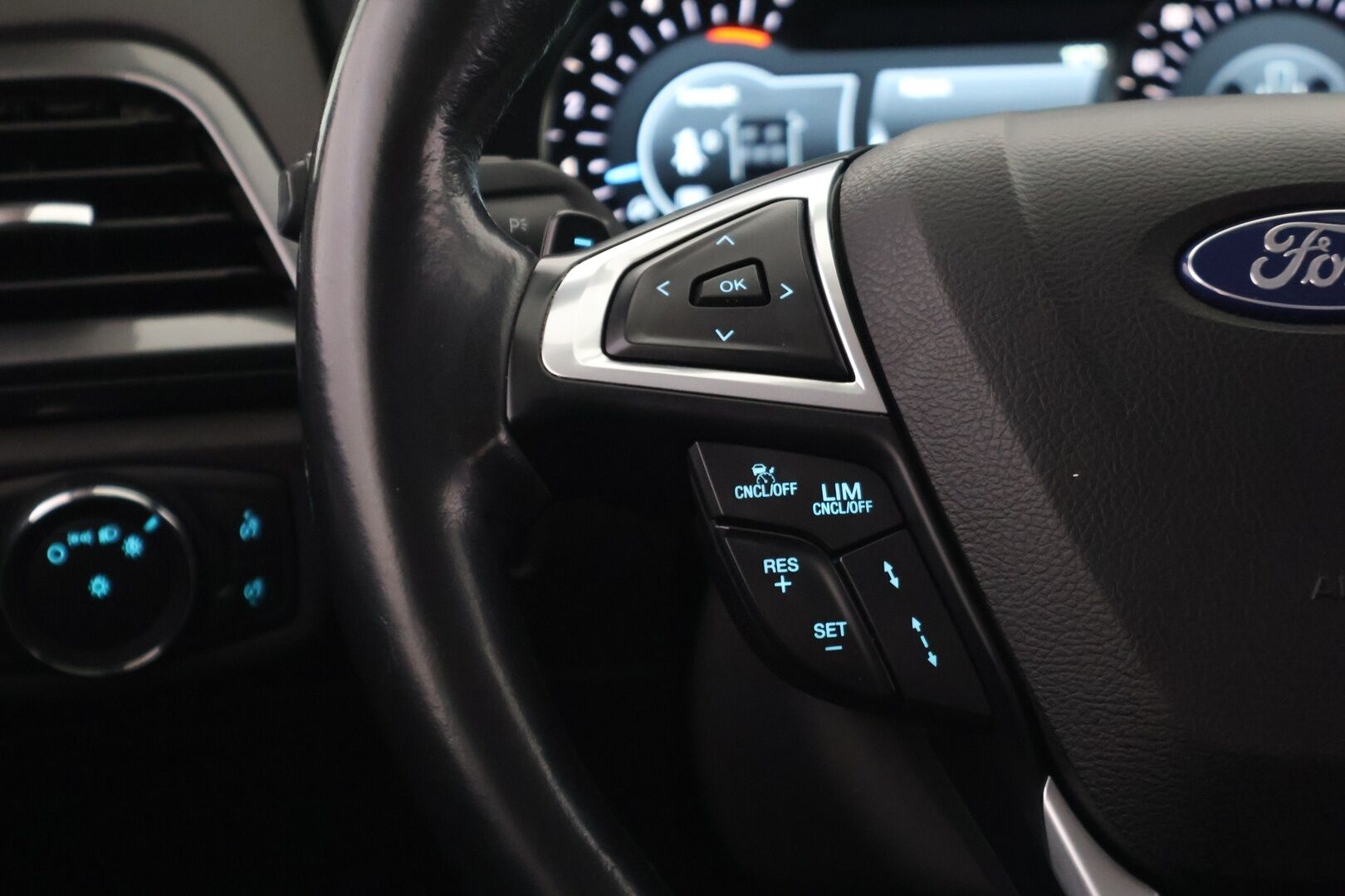 Ford Mondeo 2020 2,0 TDCi EcoBlue 190hv A8 AWD EDITION Wagon* Webasto / Keyless / Merkkihuollot / Suomi-auto / Muistipenkit / p-kamera - Kahdet renkaat aluvanteilla / uudet kesärenkaat / Navigointi / Isofix / Koukku / Nahkasisusta / Bluethooth - HULLUT AVAJAISHULINAT KORKOTARJOUS 3,29 %