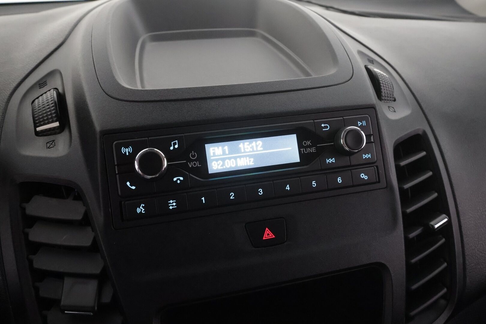 Ford Grand Tourneo Connect 2021 1,5 TDCi 120 hv A8 Trend 5-ovinen * Vakkari / P.tutka / Koukku / Webasto / Xenon * - 1.Om Suomi-auto 