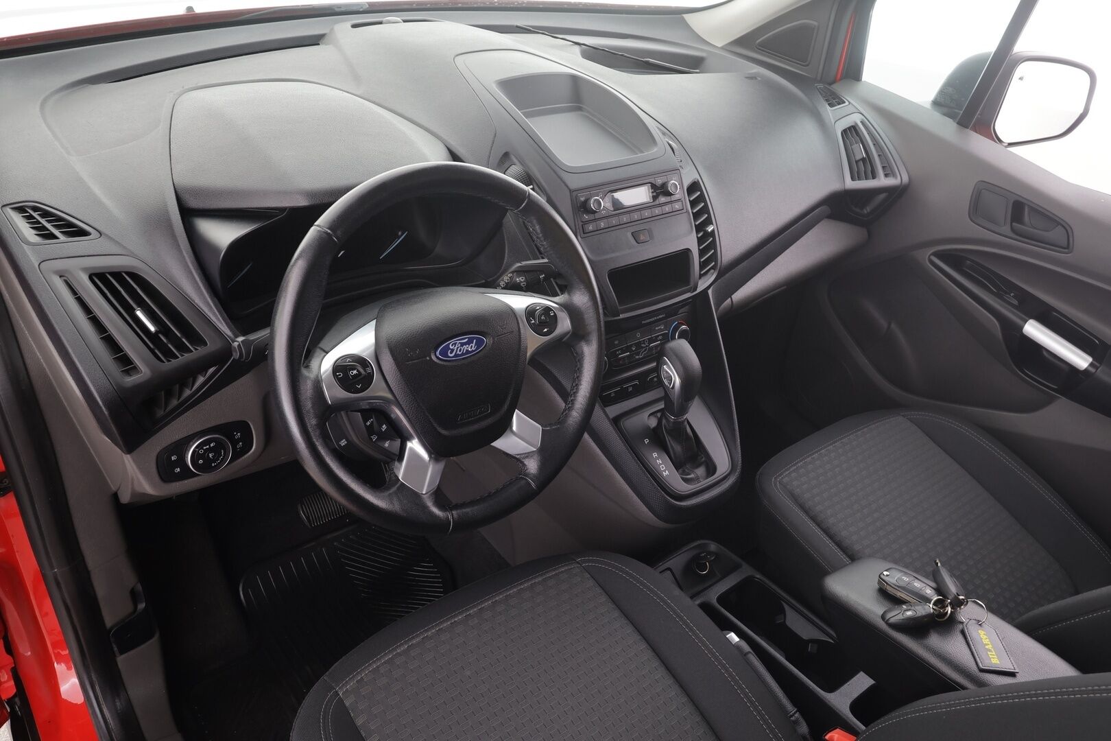 Ford Grand Tourneo Connect 2021 1,5 TDCi 120 hv A8 Trend 5-ovinen * Vakkari / P.tutka / Koukku / Webasto / Xenon * - 1.Om Suomi-auto / Hyvät Nokian nastat