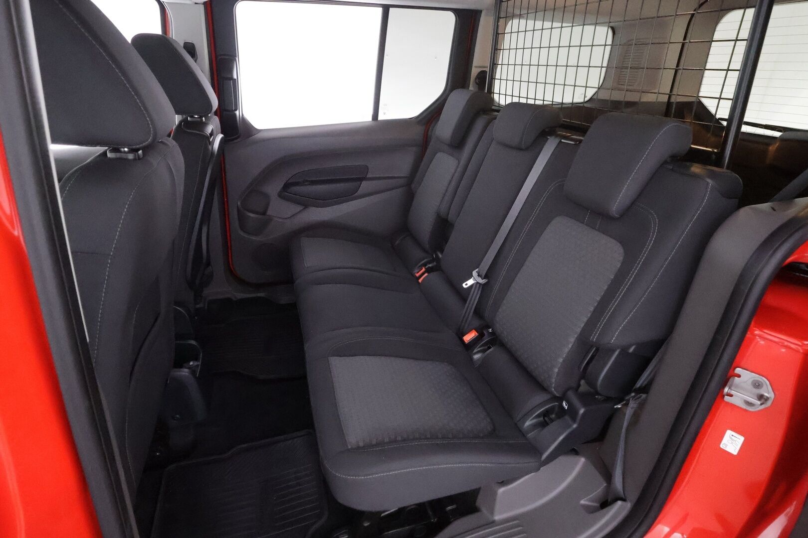 Ford Grand Tourneo Connect 2021 1,5 TDCi 120 hv A8 Trend 5-ovinen * Vakkari / P.tutka / Koukku / Webasto / Xenon * - 1.Om Suomi-auto / Hyvät Nokian nastat