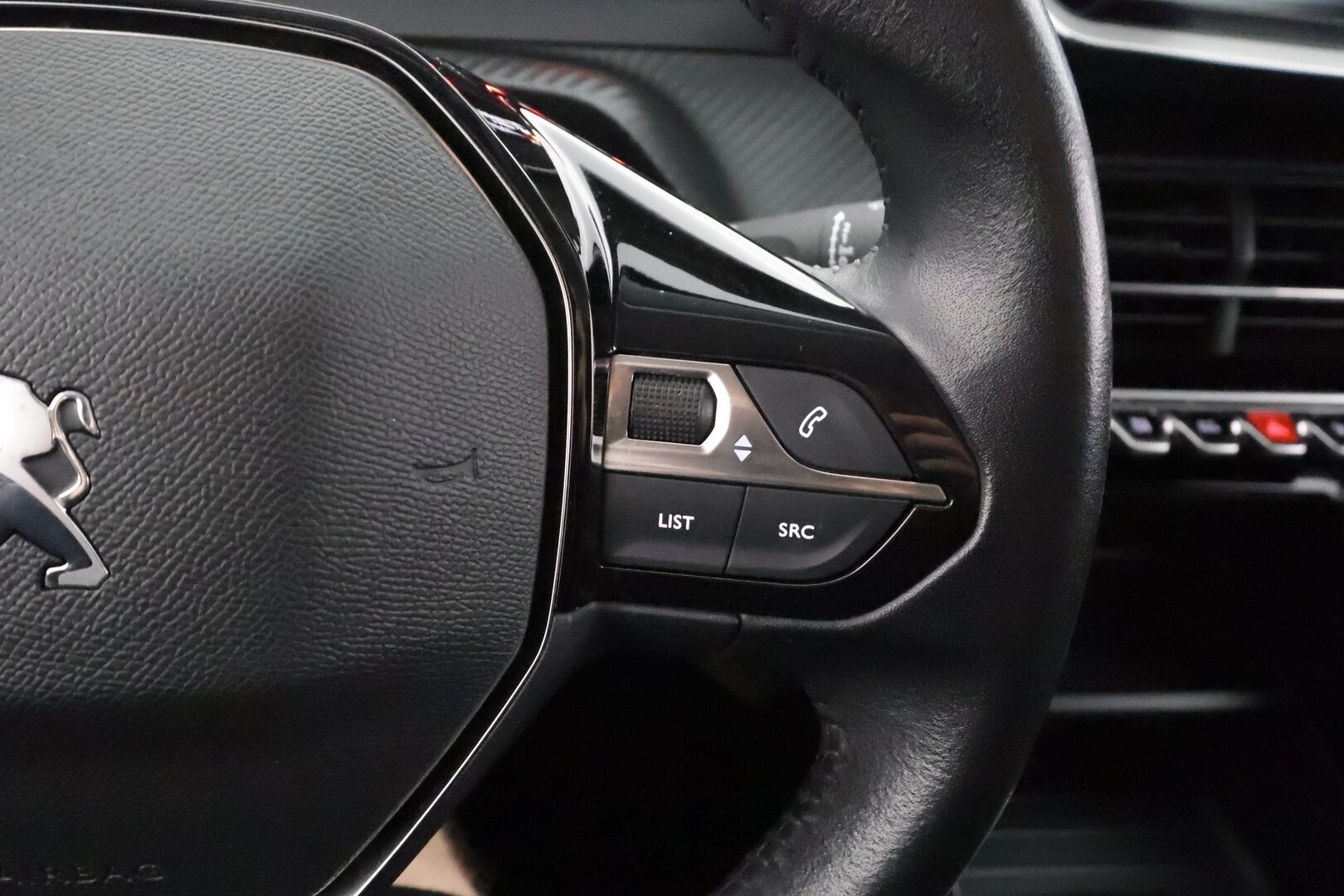 Peugeot 208 2021 Active PureTech 75 - | 1-om suomiauto | LED | Vakkari | Apple & Android | Lohko+sisälämmitin | BT | Kaistavahti | Liikennemerkkien tunnistus |