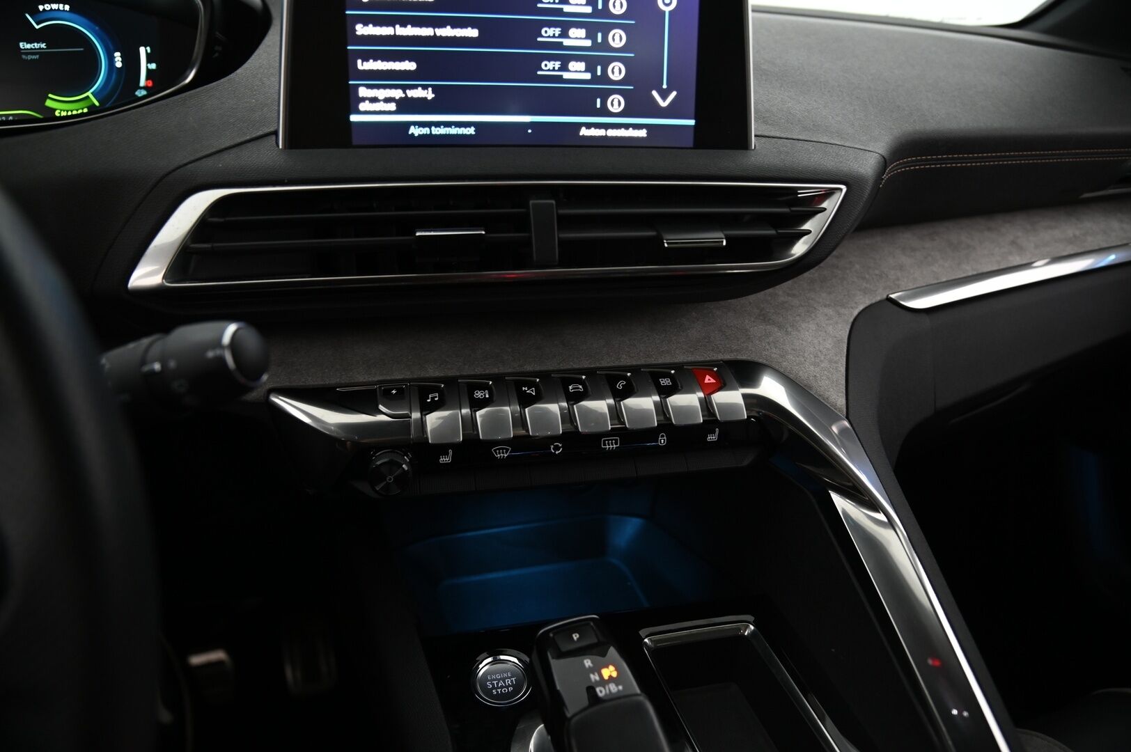 Peugeot 3008 2021 GT Hybrid4 300 EAT8-automaatti **Adapt. vakkari / koukku / Keyless / Focal** - Merkkiliikkeen huoltohistoria / Kattavat varusteet