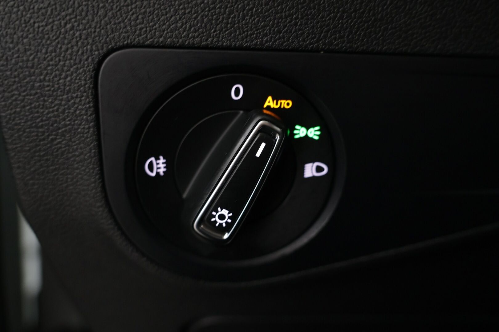 Volkswagen Tiguan 2021 Style Business 1,5 TSI 110 kW DSG-automaatti - | Webasto | Koukku | LED | Adapt.vakkari | Tutkat | Kahdet renkaat |
