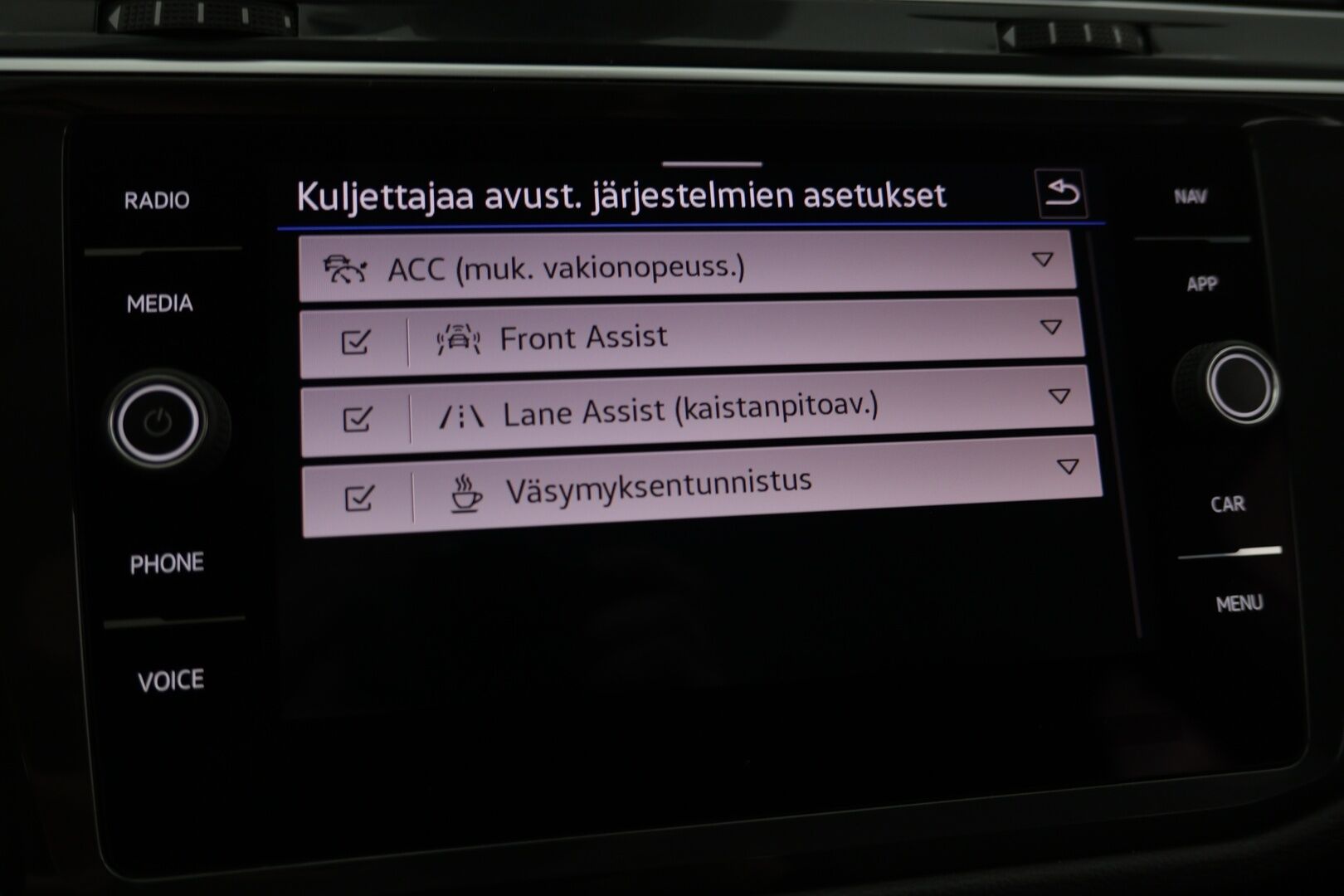 Volkswagen Tiguan 2021 Style Business 1,5 TSI 110 kW DSG-automaatti - | Webasto | Koukku | LED | Adapt.vakkari | Tutkat | Kahdet renkaat |