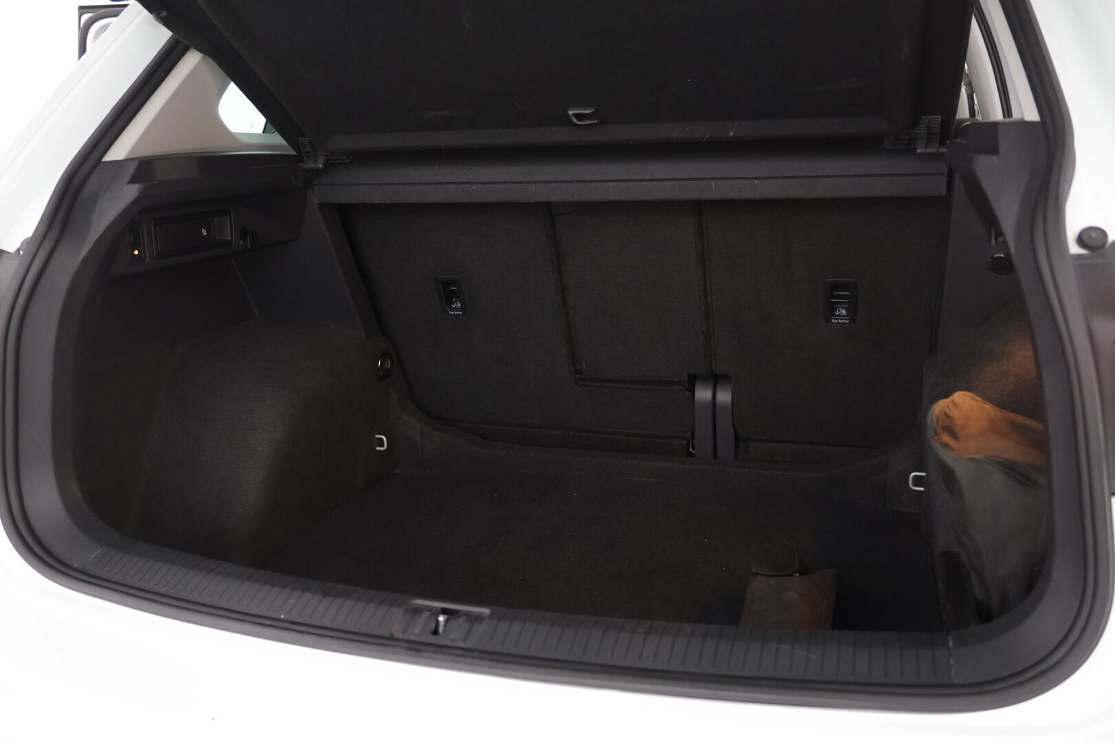 Volkswagen Tiguan 2021 Style Business 1,5 TSI 110 kW DSG-automaatti - | Webasto | Koukku | LED | Adapt.vakkari | Tutkat | Kahdet renkaat |