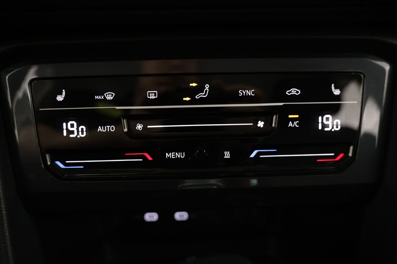 Volkswagen Tiguan 2021 Style Business 1,5 TSI 110 kW DSG-automaatti - | Webasto | Koukku | LED | Adapt.vakkari | Tutkat | Kahdet renkaat |