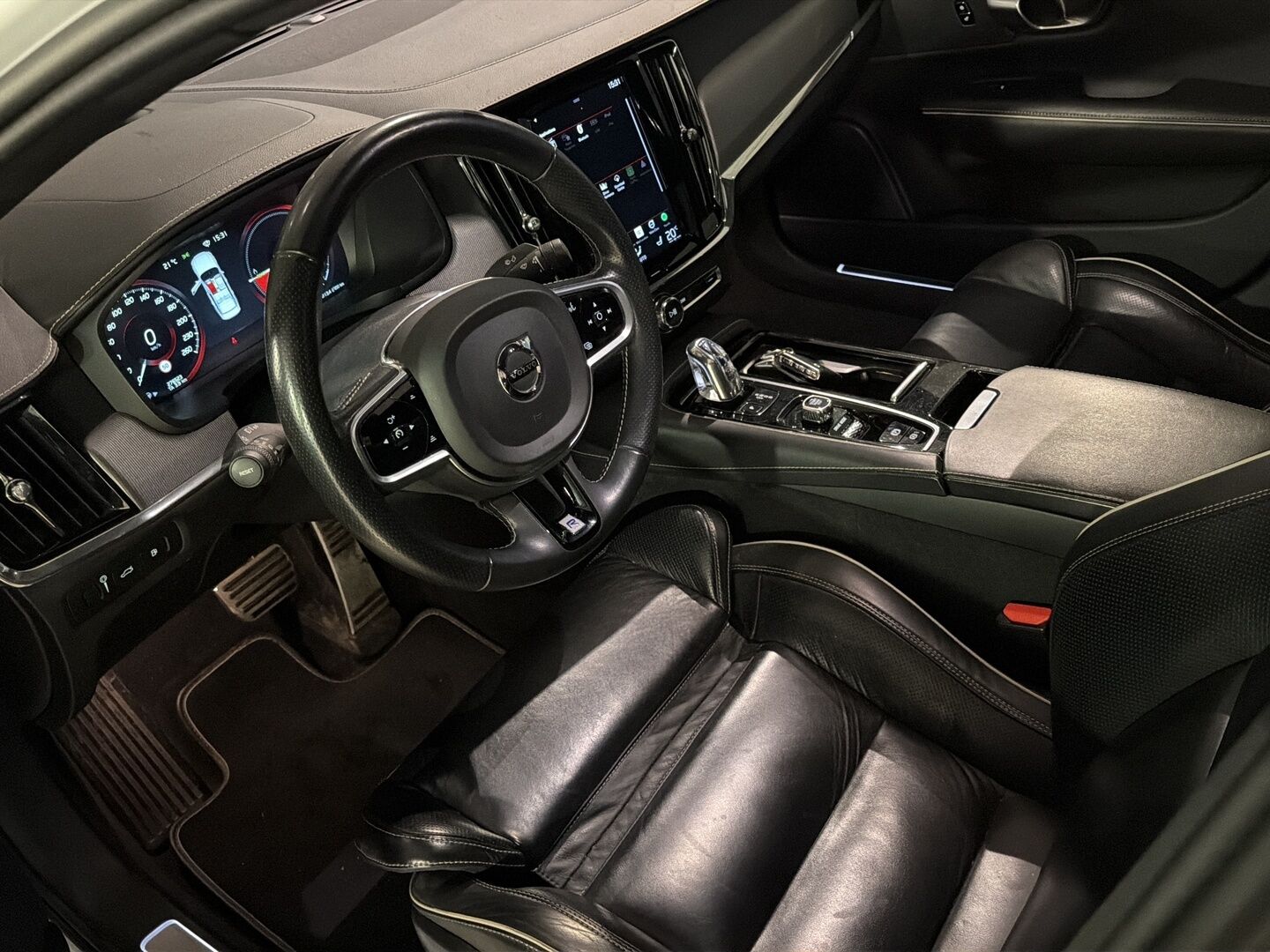 Volvo S90 2018 T8 R-design AWD -YritysOutlet - Myydään vain yrityksille