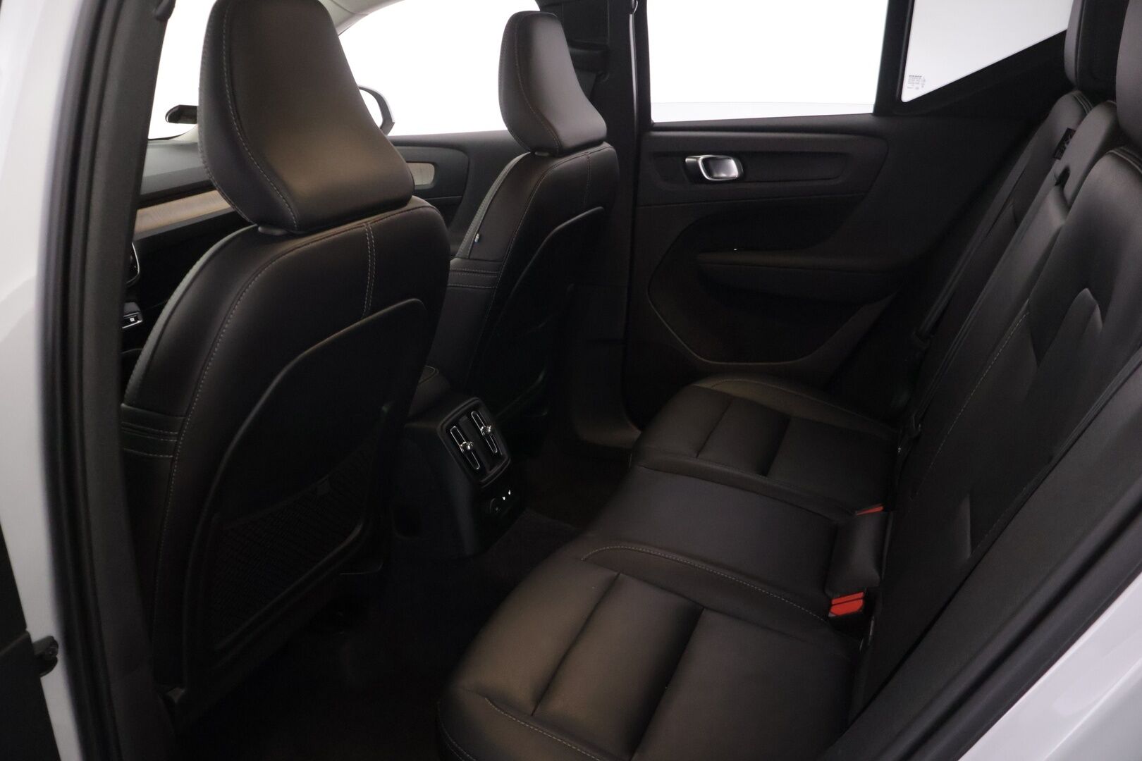 Volvo XC40 2021 T5 TwE Business Inscription aut - 2.om Suomi-auto | Juuri katsastettu | Merkkihuollettu | Adapt. vakkari | Pilot Assist | Harman/Kardon | BLIS | P.kamera | Nahkasisusta | 2x renkaat