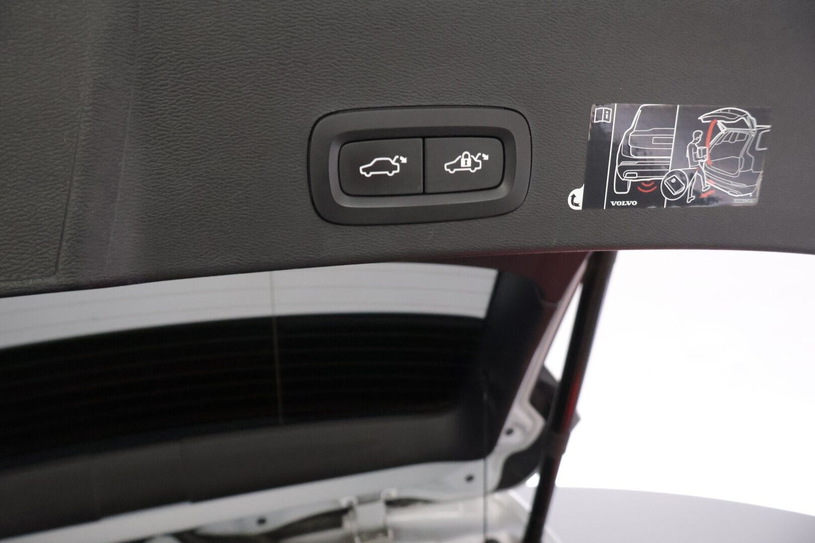 Volvo XC40 2021 T5 TwE Business Inscription aut - 2.om Suomi-auto | Juuri katsastettu | Merkkihuollettu | Adapt. vakkari | Pilot Assist | Harman/Kardon | BLIS | P.kamera | Nahkasisusta | 2x renkaat