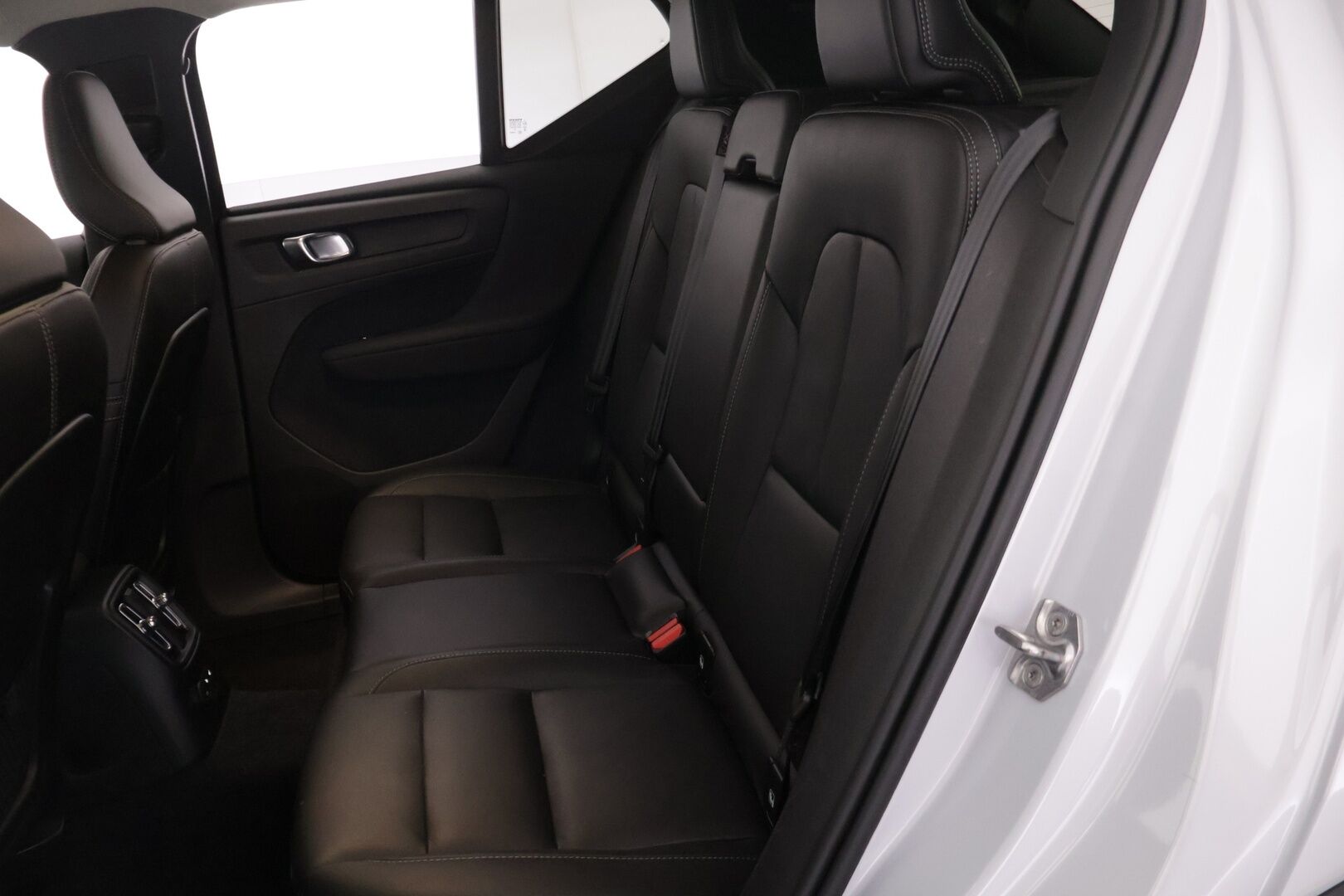 Volvo XC40 2021 T5 TwE Business Inscription aut - 2.om Suomi-auto | Juuri katsastettu | Merkkihuollettu | Adapt. vakkari | Pilot Assist | Harman/Kardon | BLIS | P.kamera | Nahkasisusta | 2x renkaat