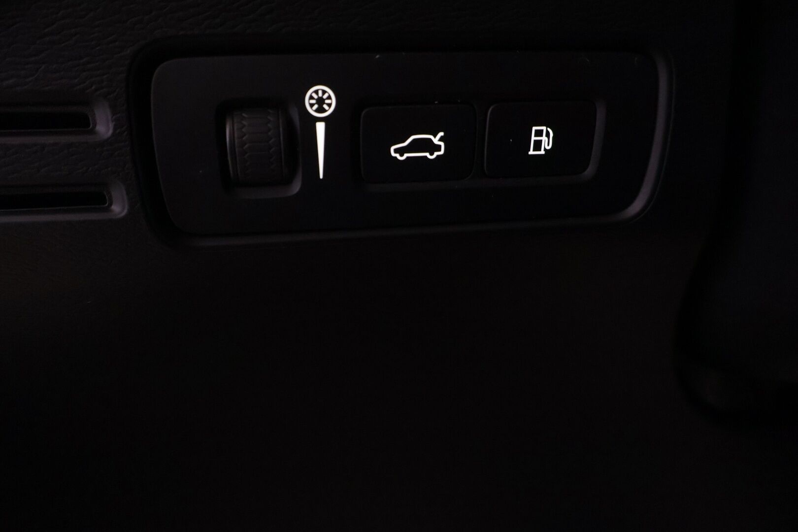 Volvo XC40 2021 T5 TwE Business Inscription aut - 2.om Suomi-auto | Juuri katsastettu | Merkkihuollettu | Adapt. vakkari | Pilot Assist | Harman/Kardon | BLIS | P.kamera | Nahkasisusta | 2x renkaat