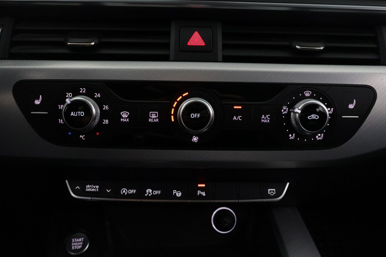 Audi A4 2017 Avant Business Sport 2,0 TDI 140 kW - Digimittaristo | 360 Kmaera | Sähköpenkit |